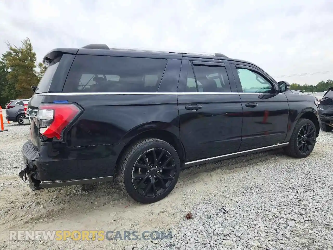 3 Photograph of a damaged car 1FMJK1KT8MEA09786 FORD EXPEDITION 2021