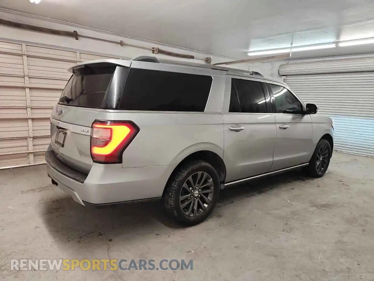 3 Photograph of a damaged car 1FMJK2AT0MEA18361 FORD EXPEDITION 2021