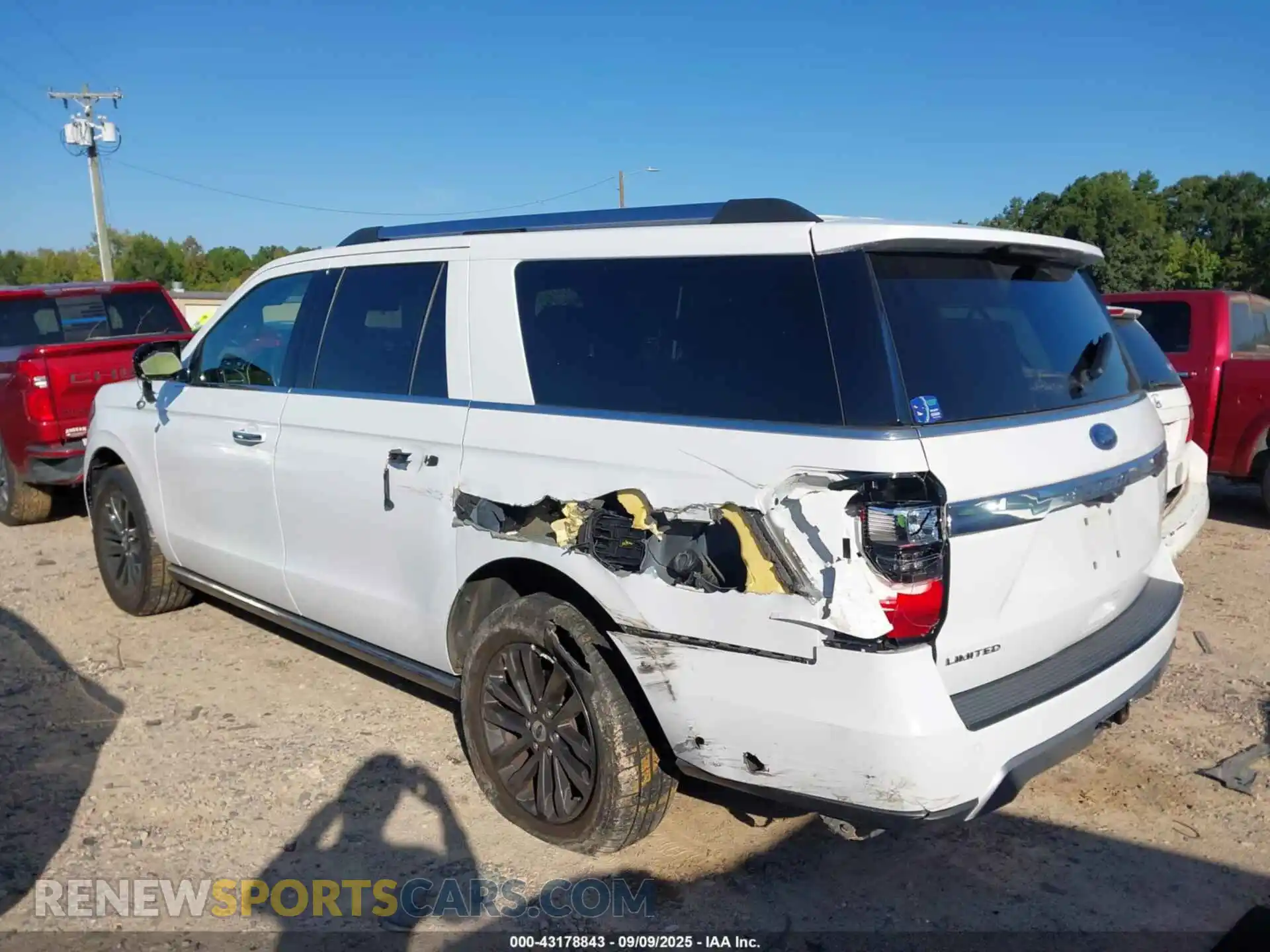 3 Photograph of a damaged car 1FMJK2AT1MEA09734 FORD EXPEDITION 2021