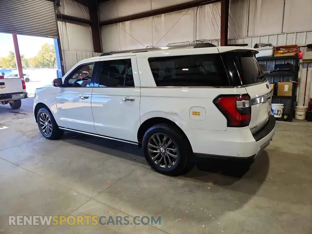 2 Photograph of a damaged car 1FMJK2AT2MEA42158 FORD EXPEDITION 2021