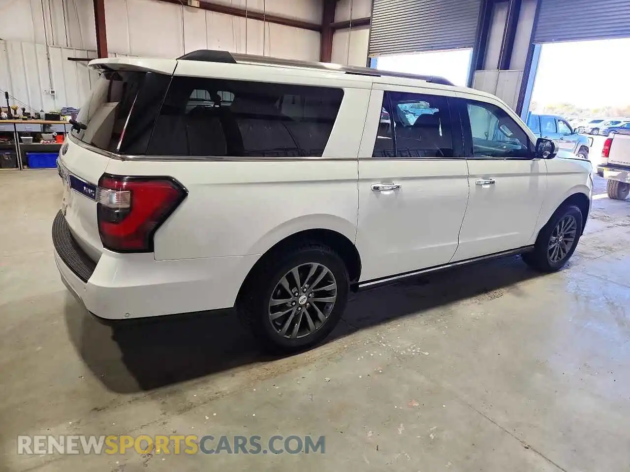3 Photograph of a damaged car 1FMJK2AT2MEA42158 FORD EXPEDITION 2021