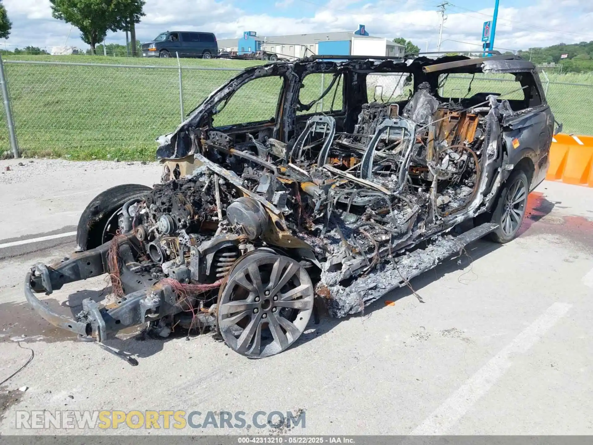 2 Photograph of a damaged car 1FMJK2AT2MEA66928 FORD EXPEDITION 2021