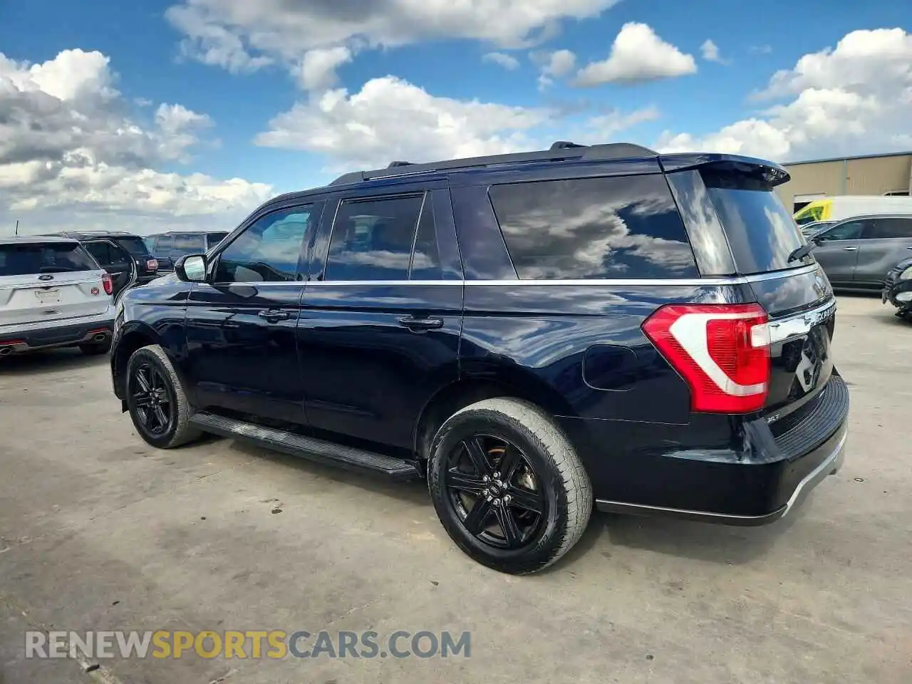 2 Photograph of a damaged car 1FMJU1HT0MEA66470 FORD EXPEDITION 2021