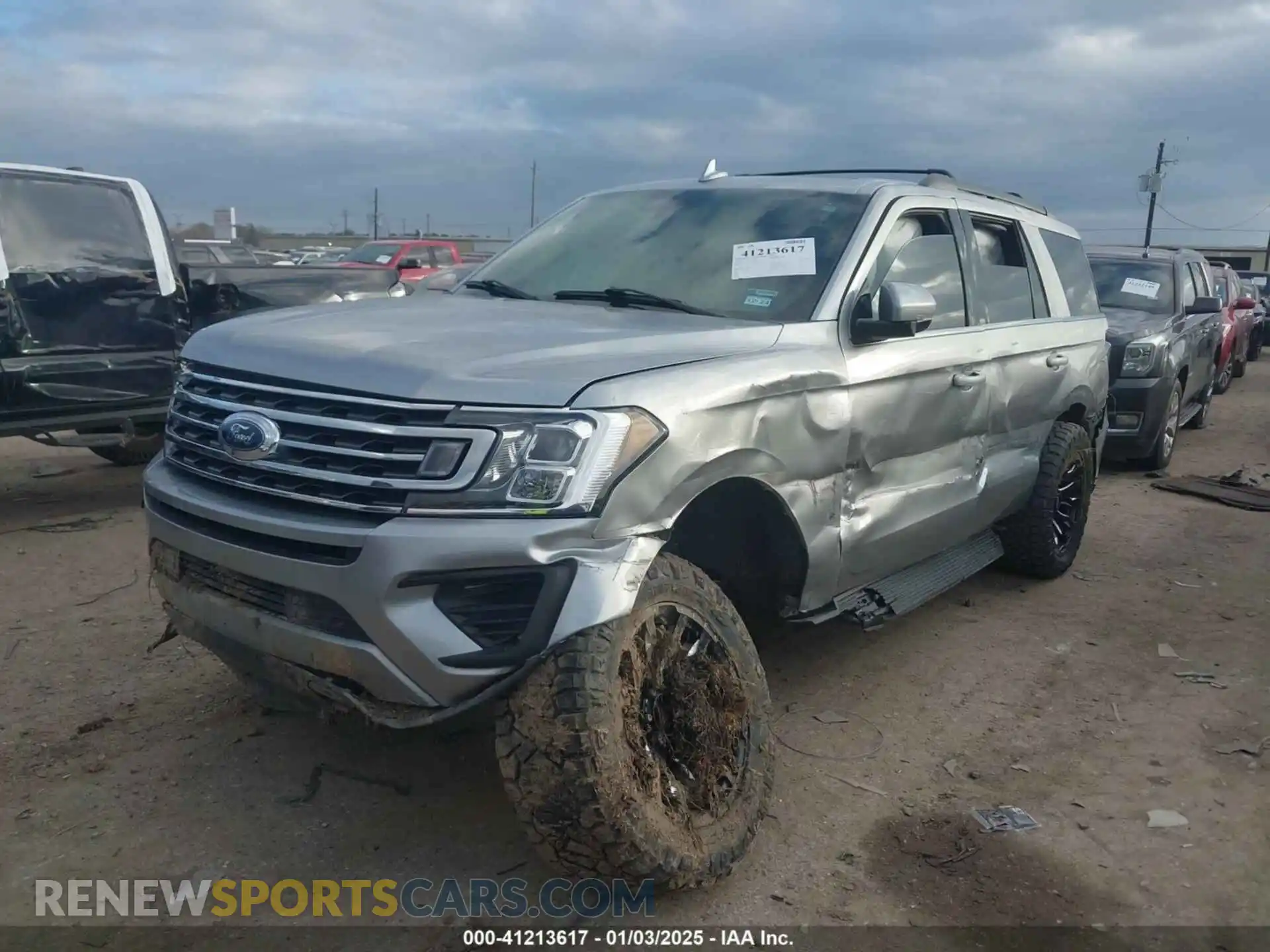 2 Photograph of a damaged car 1FMJU1HT1MEA28956 FORD EXPEDITION 2021
