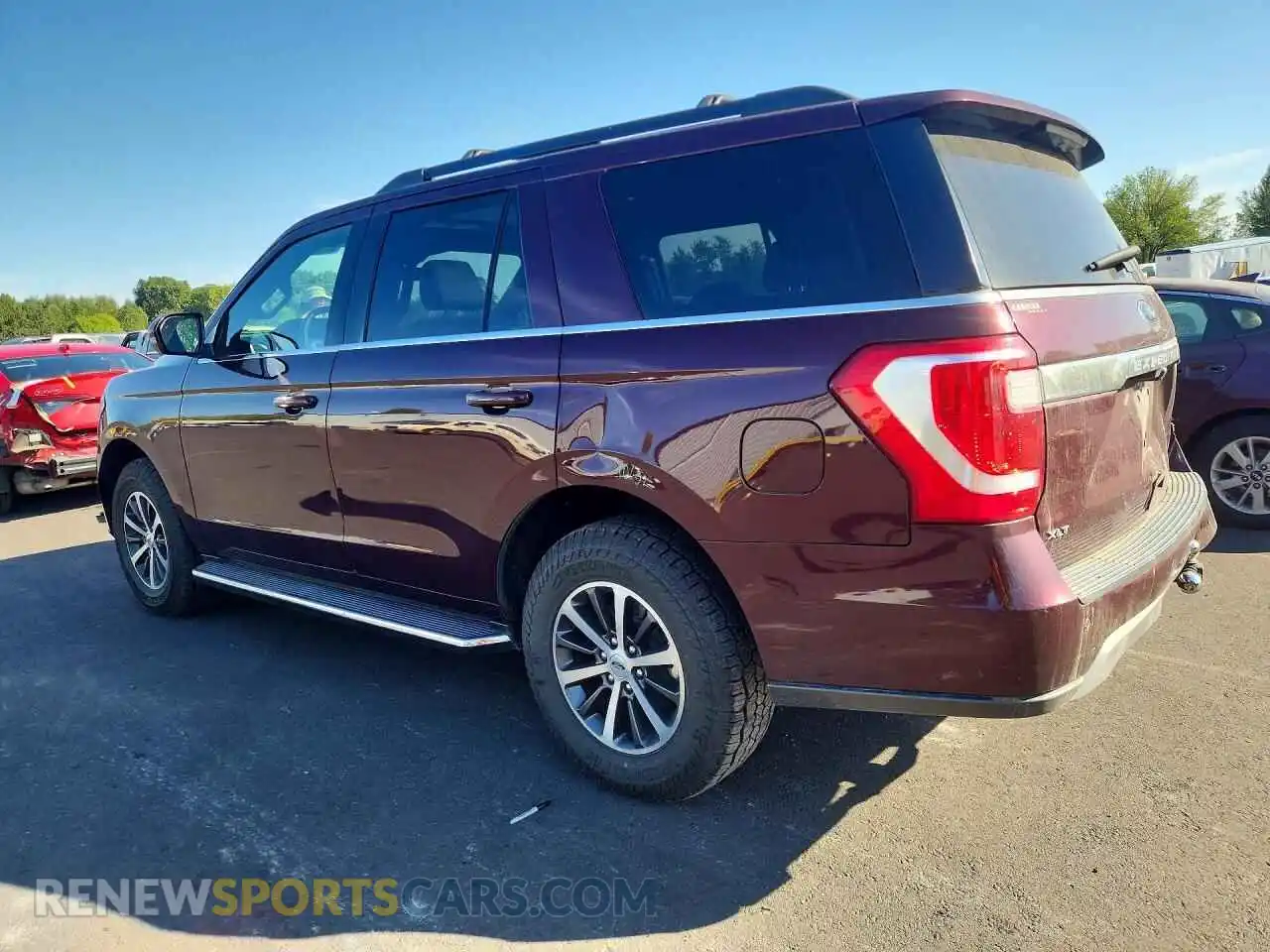 2 Photograph of a damaged car 1FMJU1HT1MEA31792 FORD EXPEDITION 2021