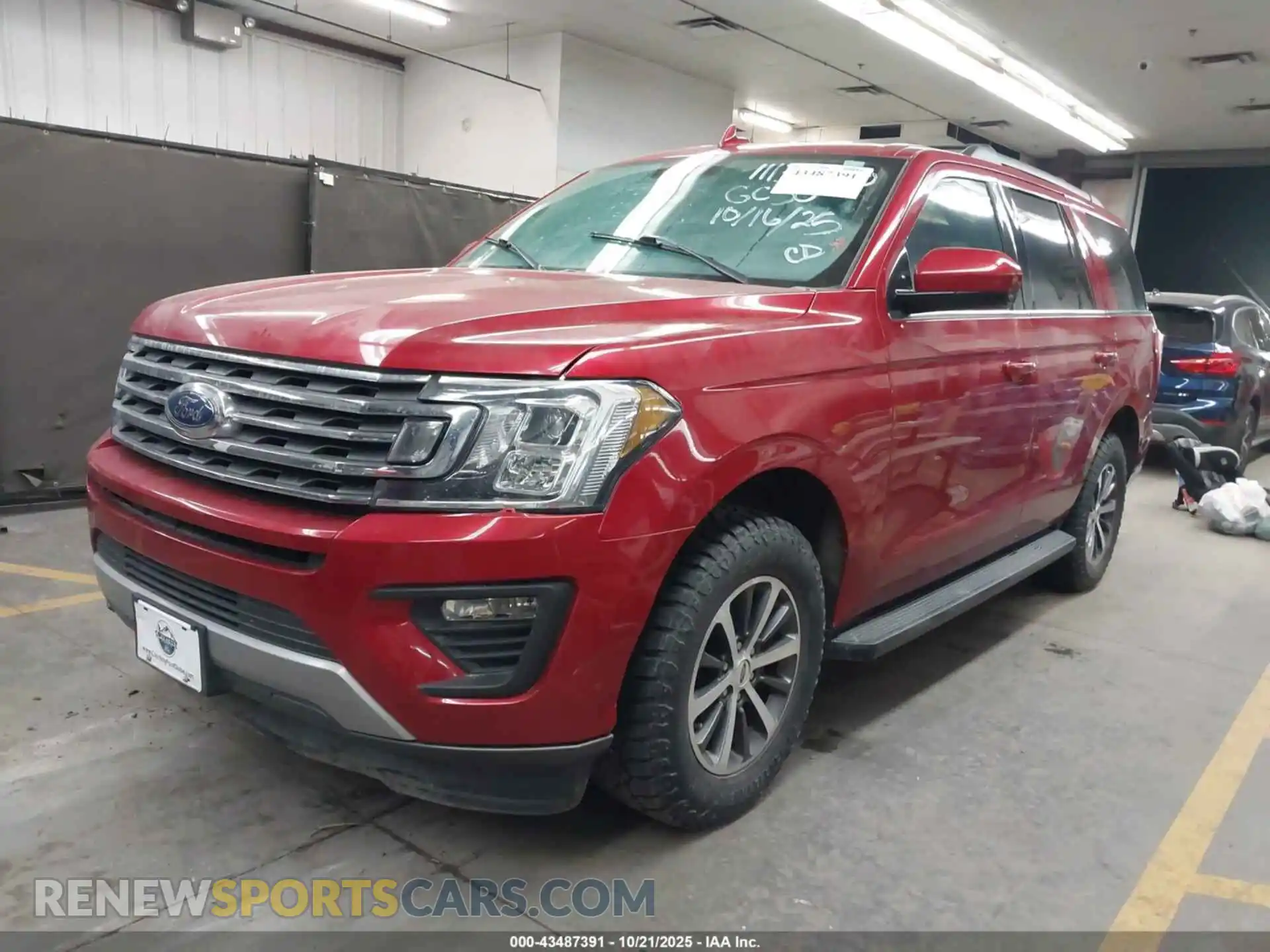 2 Photograph of a damaged car 1FMJU1HT3MEA77138 FORD EXPEDITION 2021