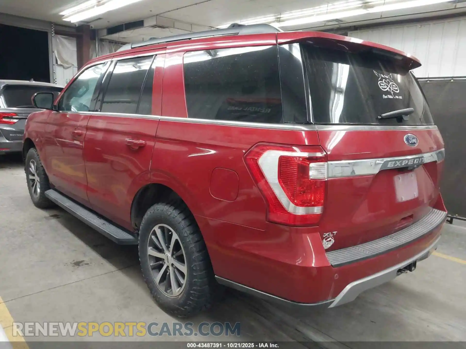 3 Photograph of a damaged car 1FMJU1HT3MEA77138 FORD EXPEDITION 2021