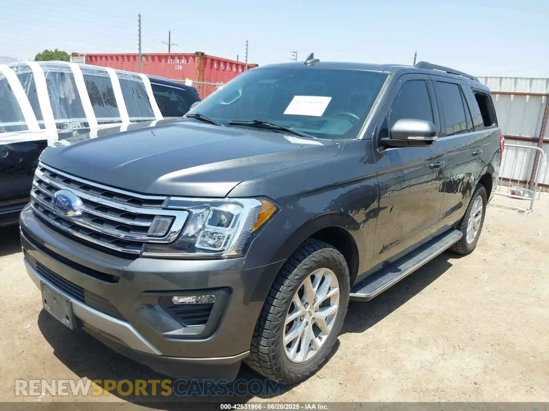 2 Photograph of a damaged car 1FMJU1HT5MEA53746 FORD EXPEDITION 2021