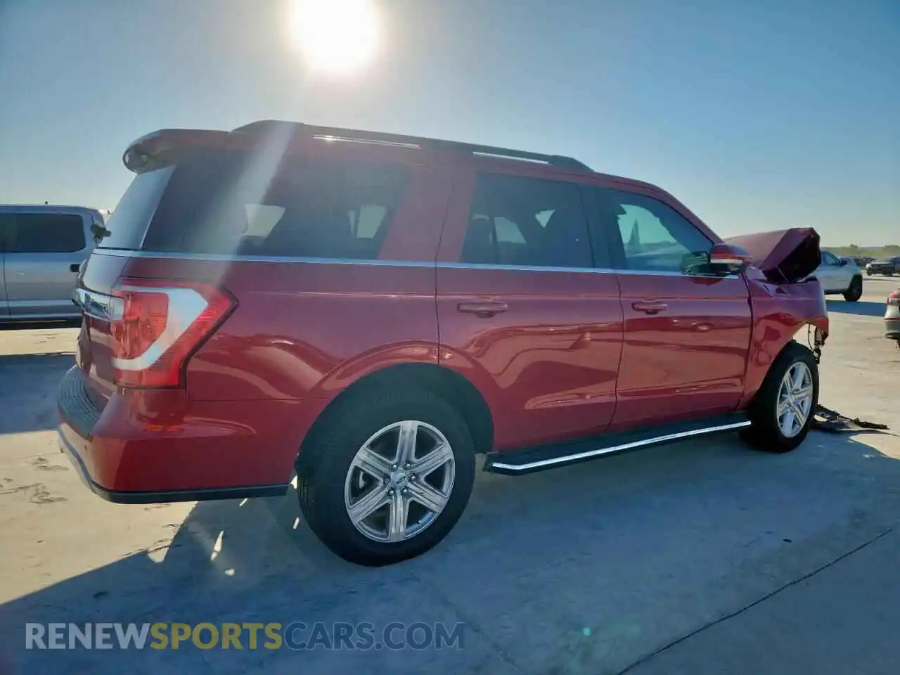 3 Photograph of a damaged car 1FMJU1HTXMEA16353 FORD EXPEDITION 2021
