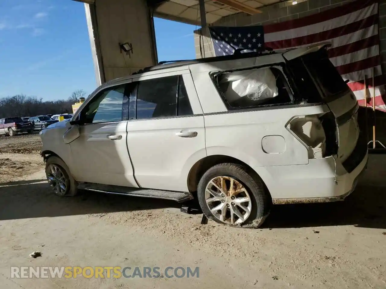 2 Photograph of a damaged car 1FMJU1JT1MEA04571 FORD EXPEDITION 2021