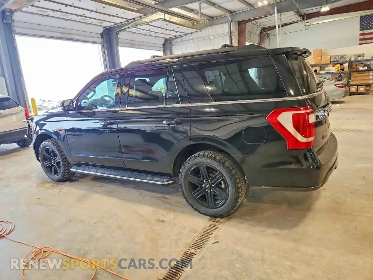 2 Photograph of a damaged car 1FMJU1JT2MEA43993 FORD EXPEDITION 2021
