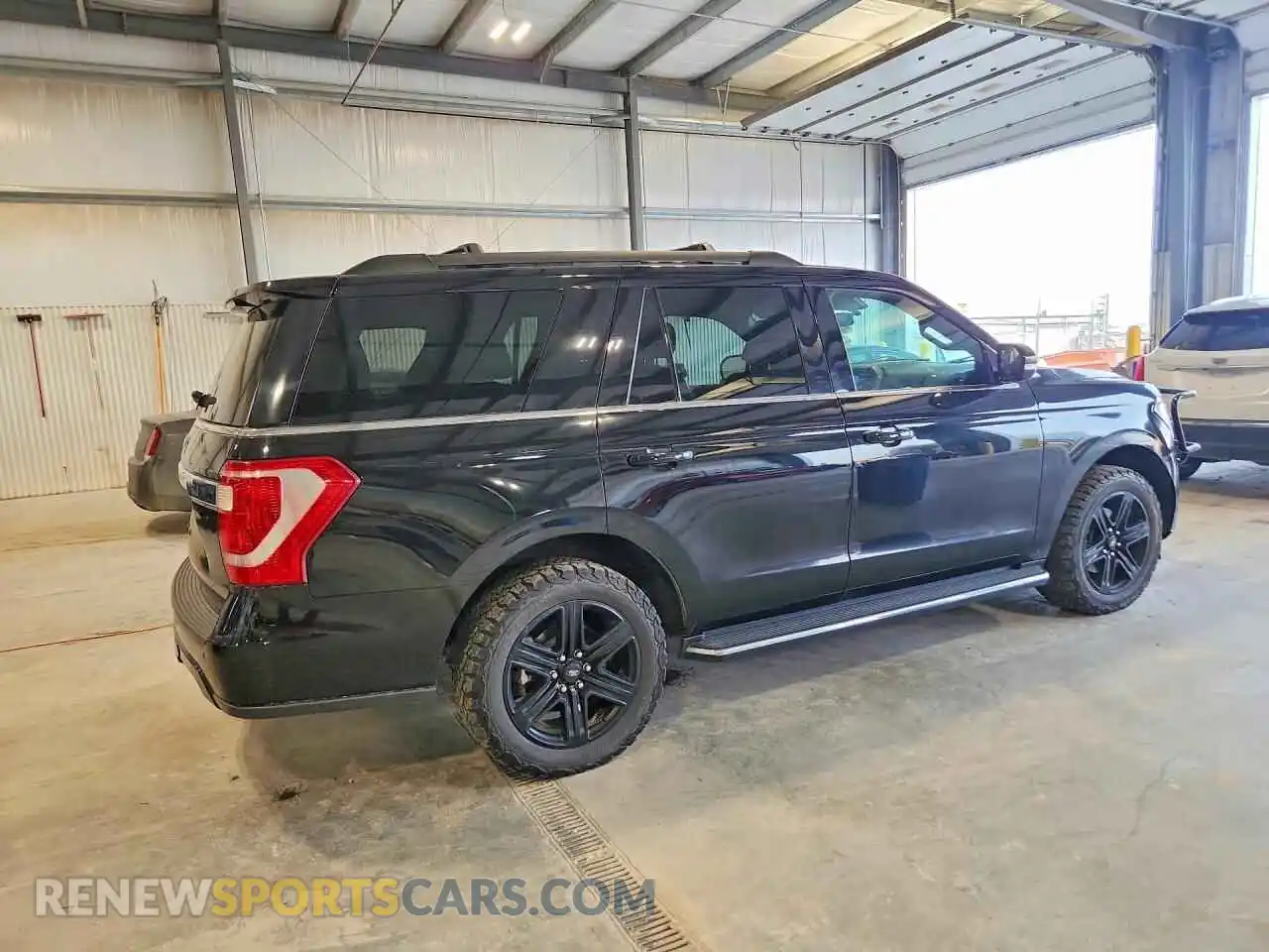 3 Photograph of a damaged car 1FMJU1JT2MEA43993 FORD EXPEDITION 2021