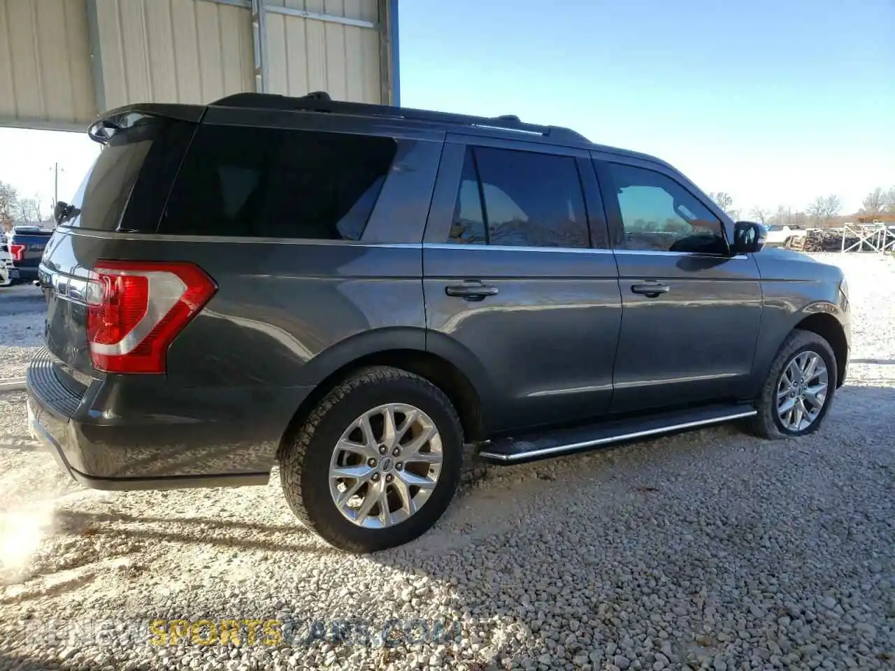 3 Photograph of a damaged car 1FMJU1JT3MEA80972 FORD EXPEDITION 2021