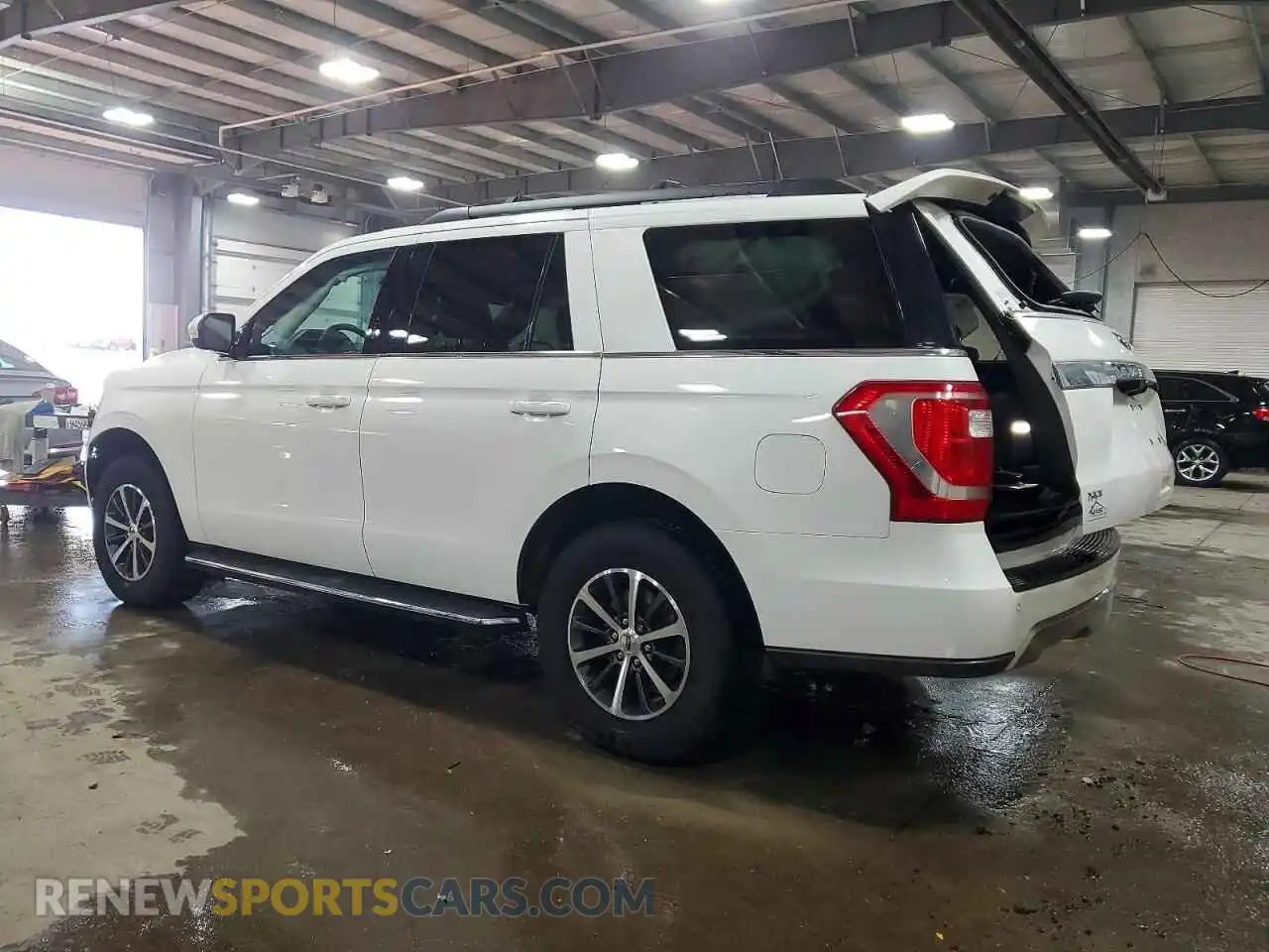 2 Photograph of a damaged car 1FMJU1JT5MEA23205 FORD EXPEDITION 2021