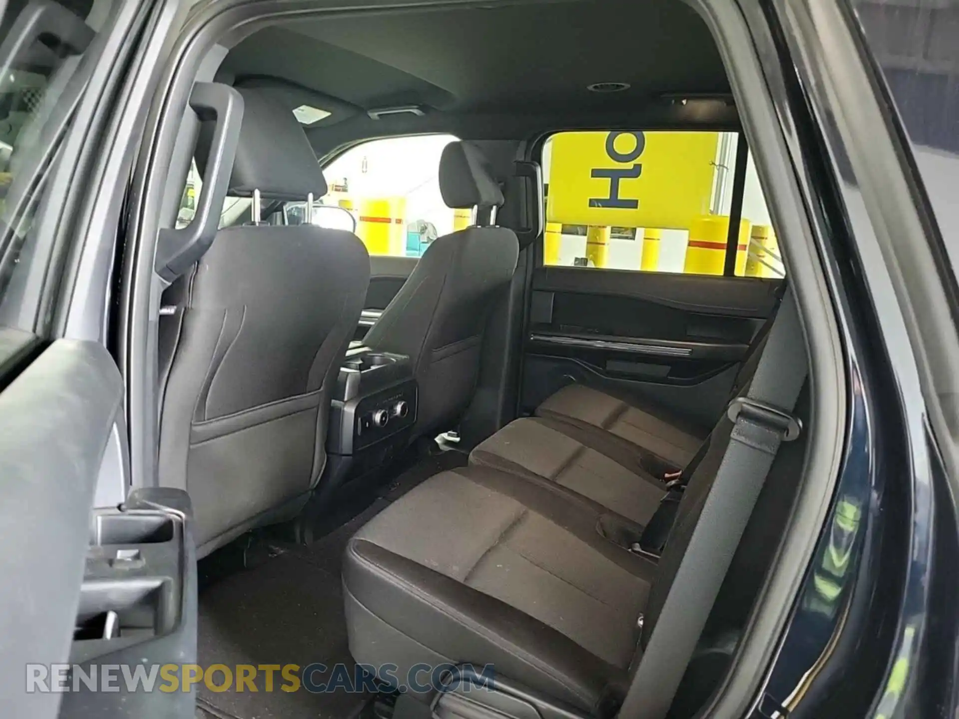 1 Photograph of a damaged car 1FMJU1JT6MEA85292 FORD EXPEDITION 2021