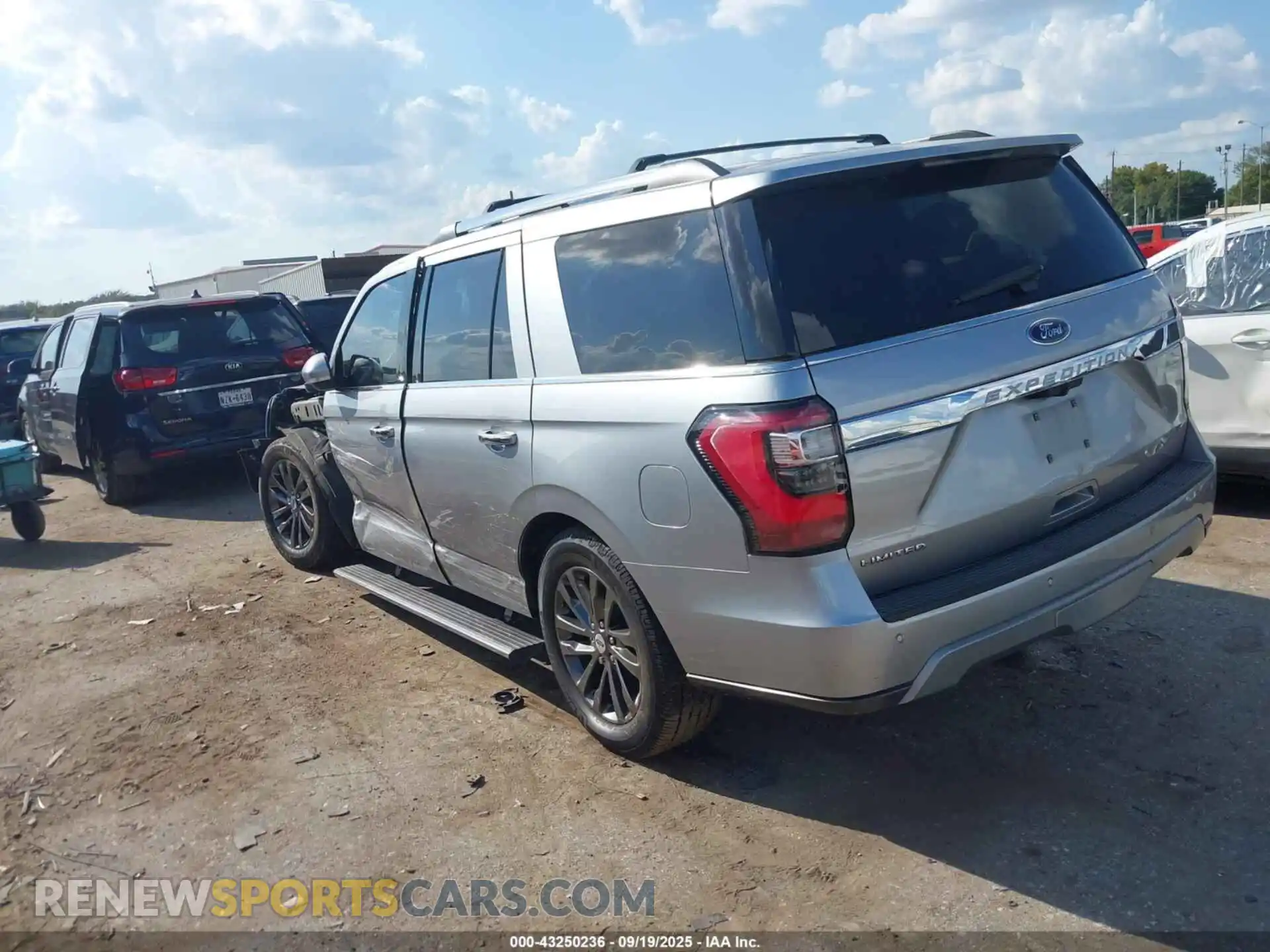 3 Photograph of a damaged car 1FMJU1KT0MEA56014 FORD EXPEDITION 2021