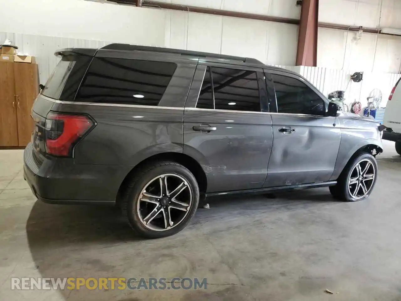 3 Photograph of a damaged car 1FMJU1KT0MEA78630 FORD EXPEDITION 2021
