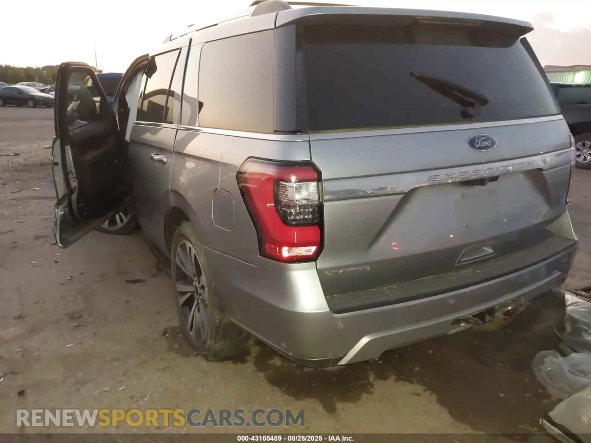 3 Photograph of a damaged car 1FMJU1KT7MEA76504 FORD EXPEDITION 2021