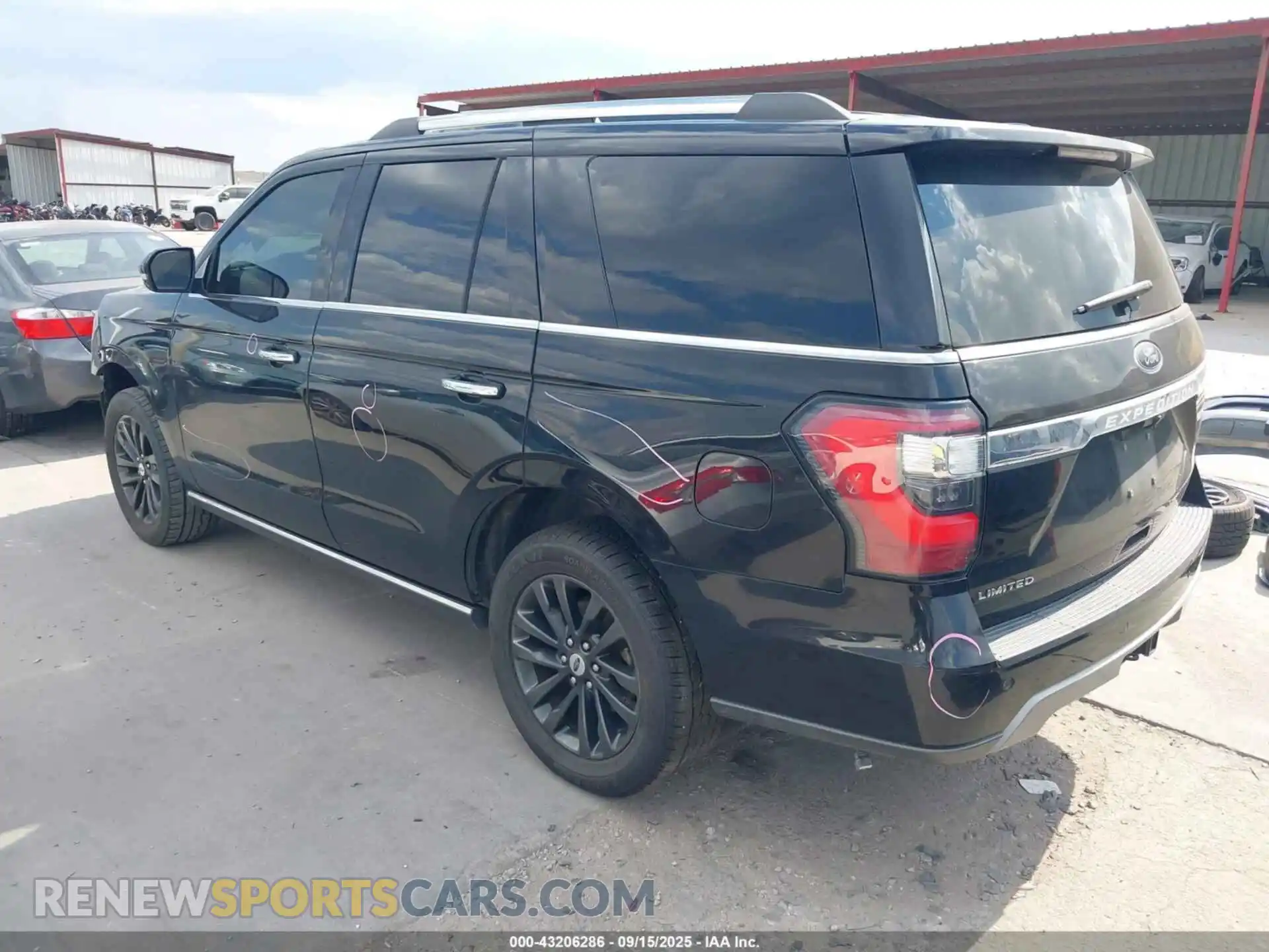 3 Photograph of a damaged car 1FMJU1KT8MEA08440 FORD EXPEDITION 2021
