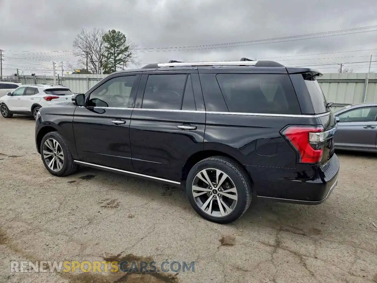 2 Photograph of a damaged car 1FMJU1KT8MEA56097 FORD EXPEDITION 2021