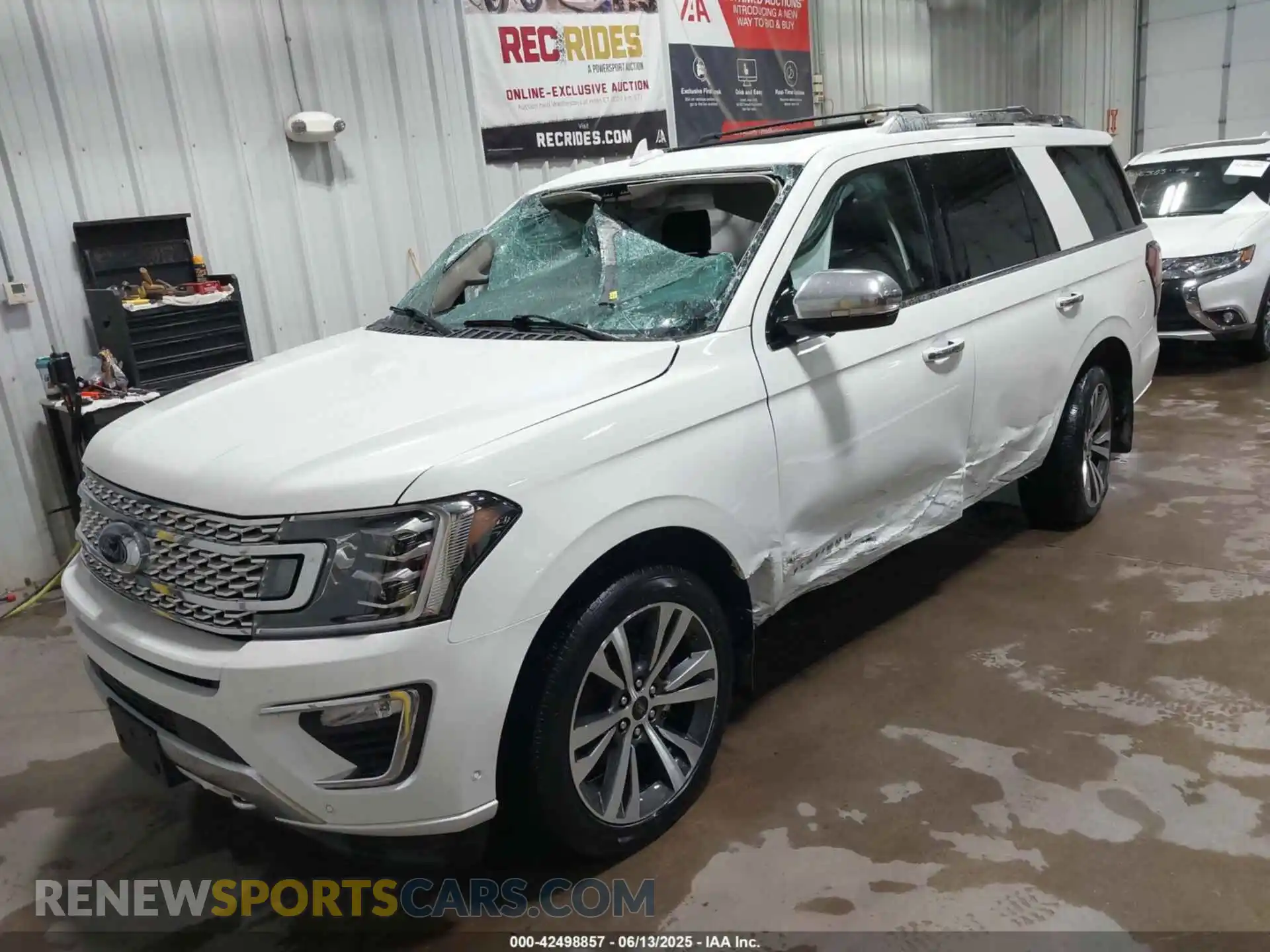 2 Photograph of a damaged car 1FMJU1MT1MEA56830 FORD EXPEDITION 2021