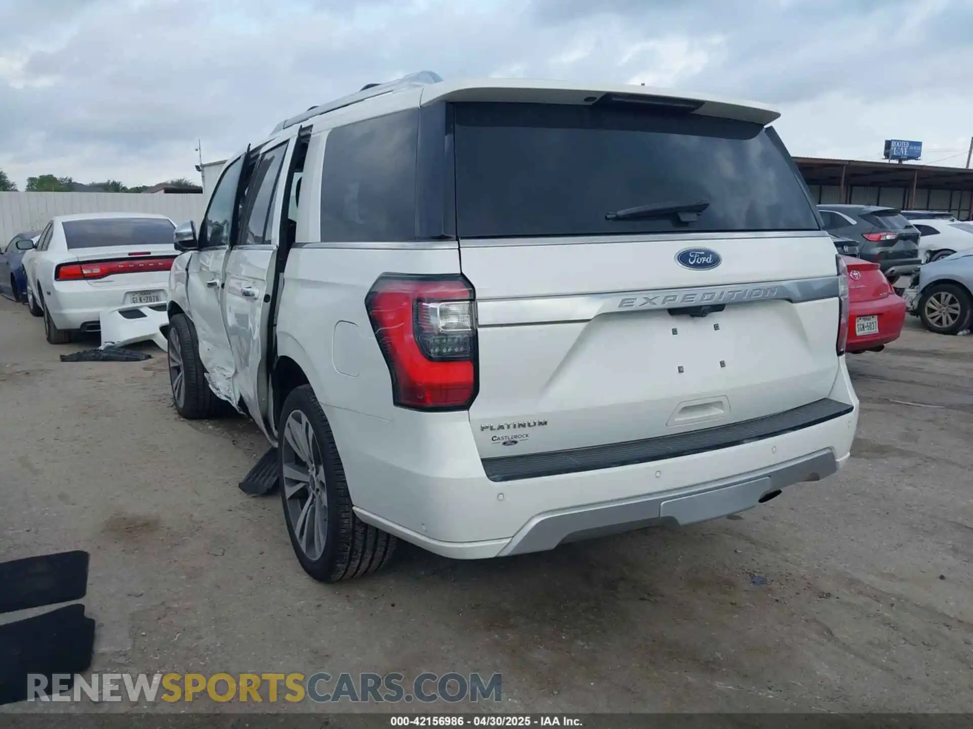 3 Photograph of a damaged car 1FMJU1MT1MEA62868 FORD EXPEDITION 2021