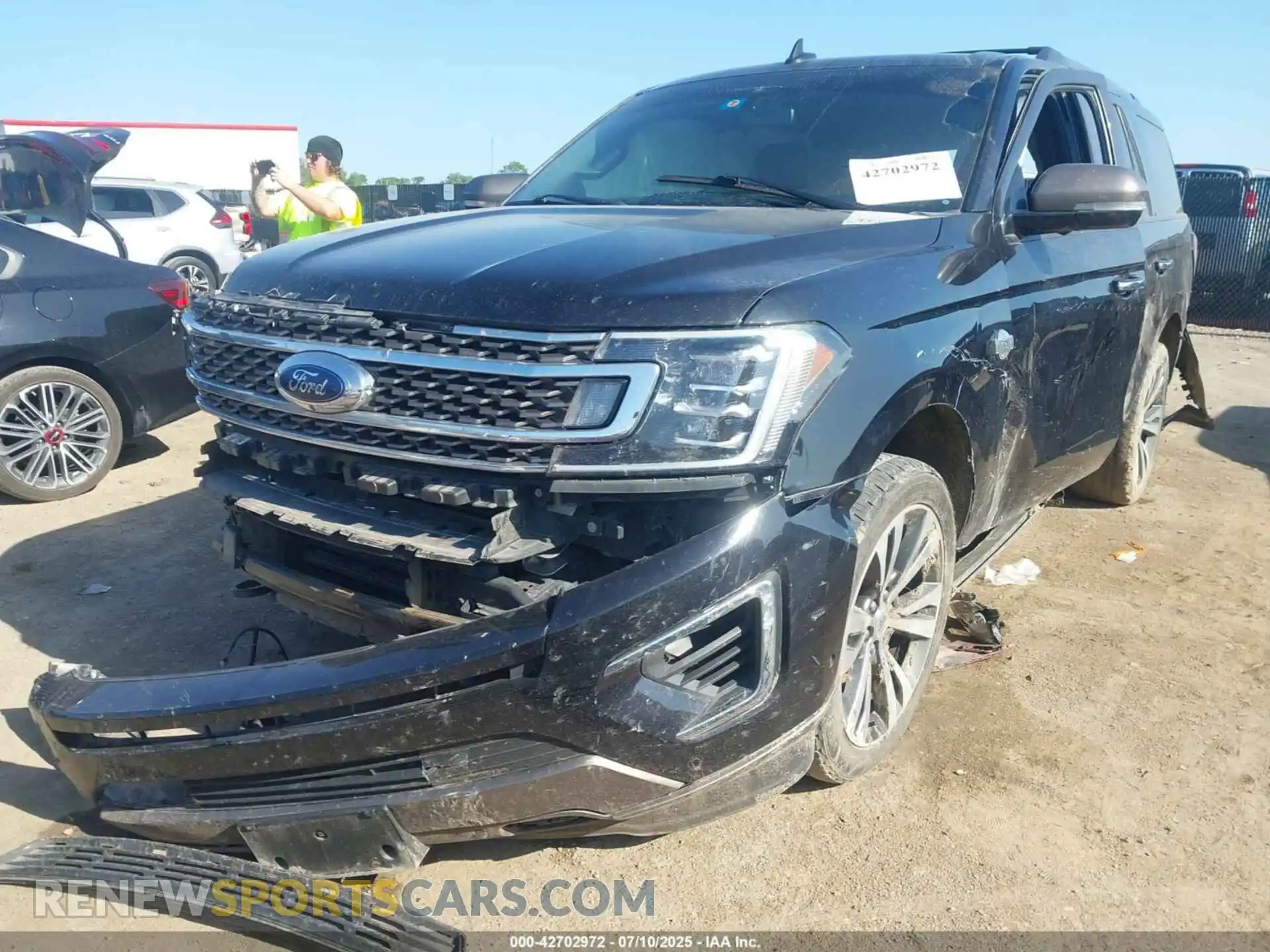 2 Photograph of a damaged car 1FMJU1PT2MEA83904 FORD EXPEDITION 2021