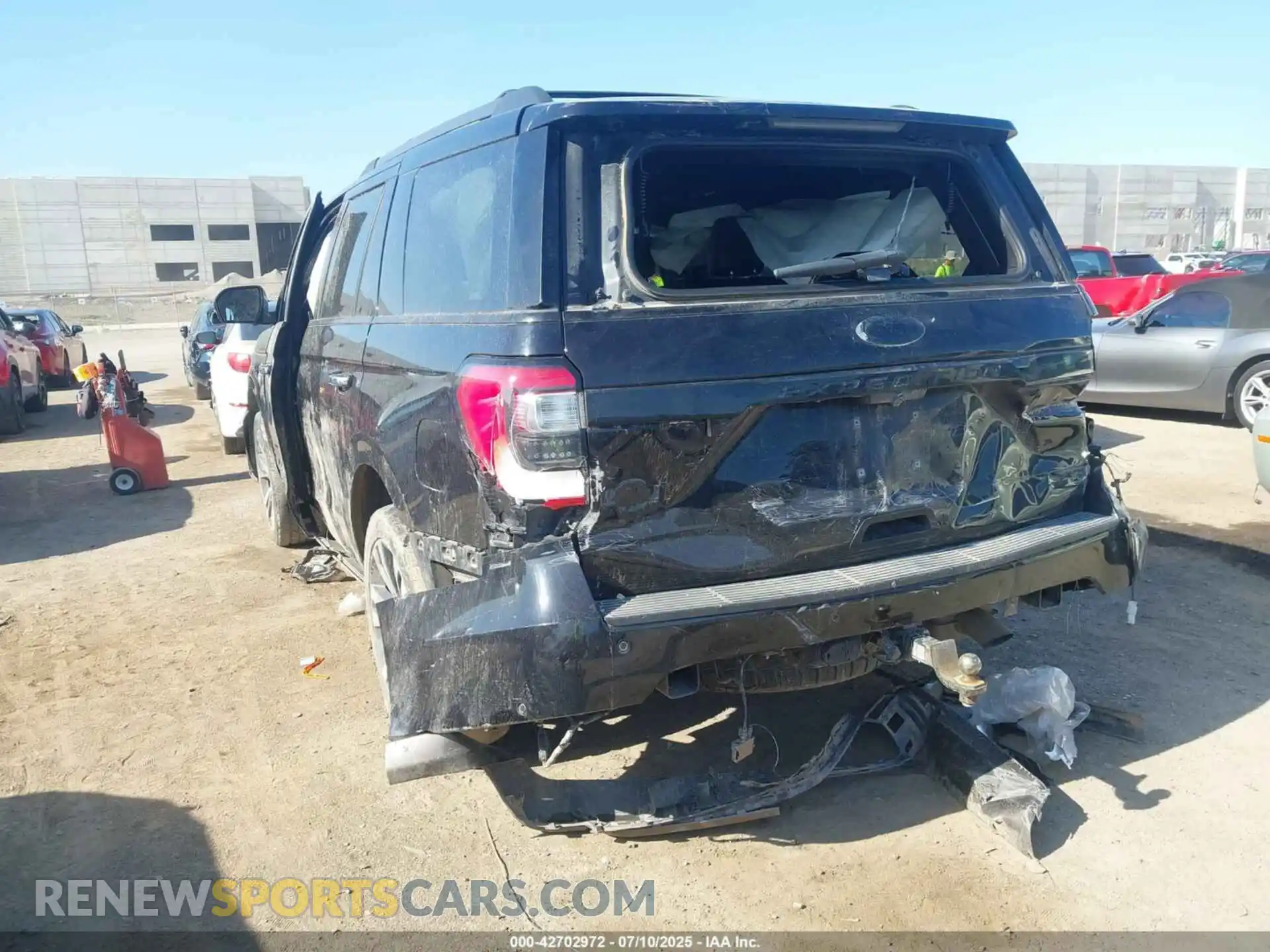 3 Photograph of a damaged car 1FMJU1PT2MEA83904 FORD EXPEDITION 2021