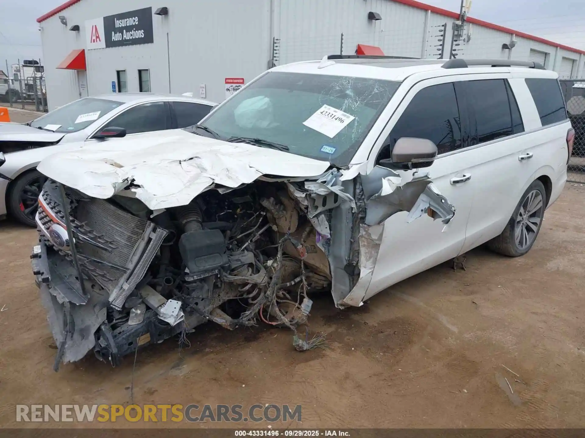 2 Photograph of a damaged car 1FMJU1PT4MEA64609 FORD EXPEDITION 2021