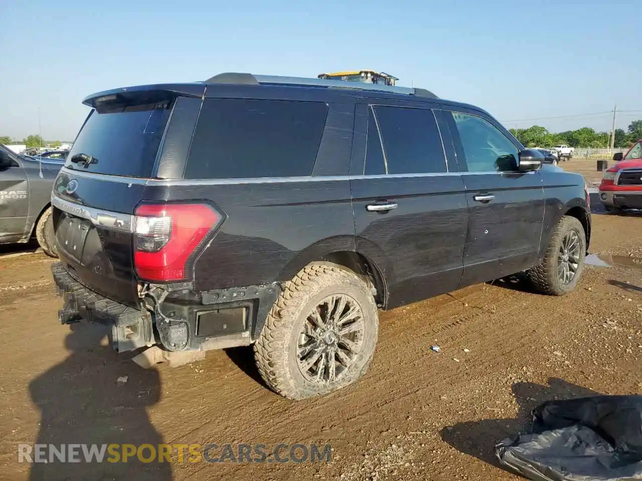 3 Photograph of a damaged car 1FMJU2AT0MEA17706 FORD EXPEDITION 2021