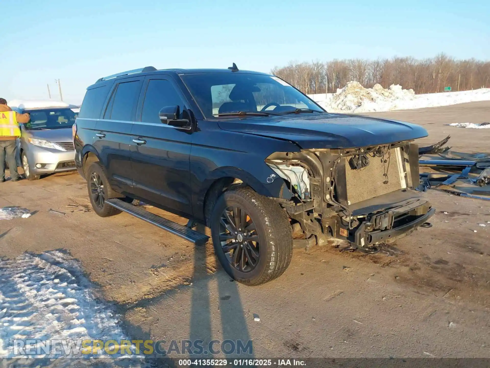 1 Photograph of a damaged car 1FMJU2AT4MEA07535 FORD EXPEDITION 2021