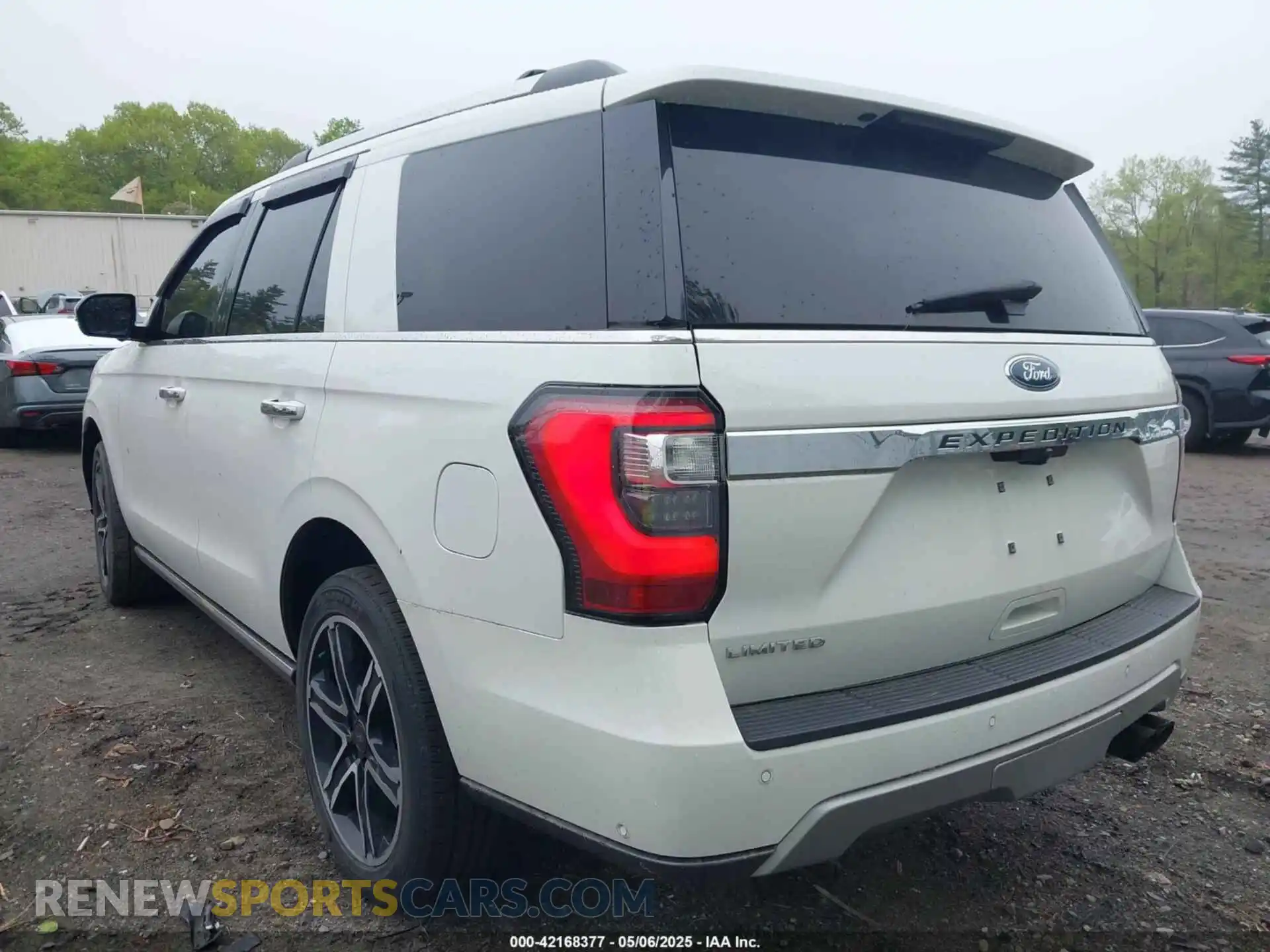 3 Photograph of a damaged car 1FMJU2AT5MEA63726 FORD EXPEDITION 2021