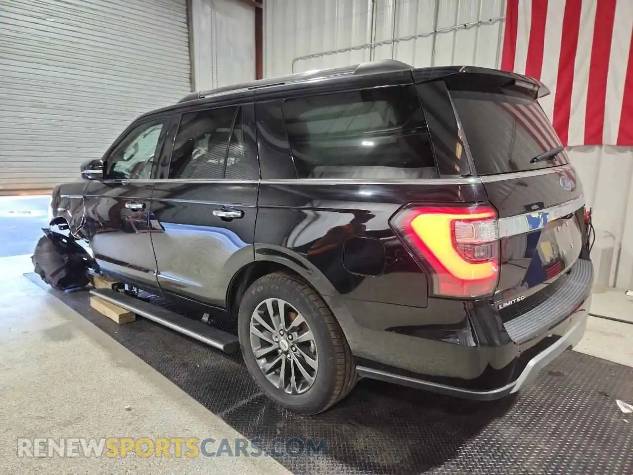 2 fotografías del automóvil dañado 1FMJU2AT8MEA37122 FORD EXPEDITION 2021
