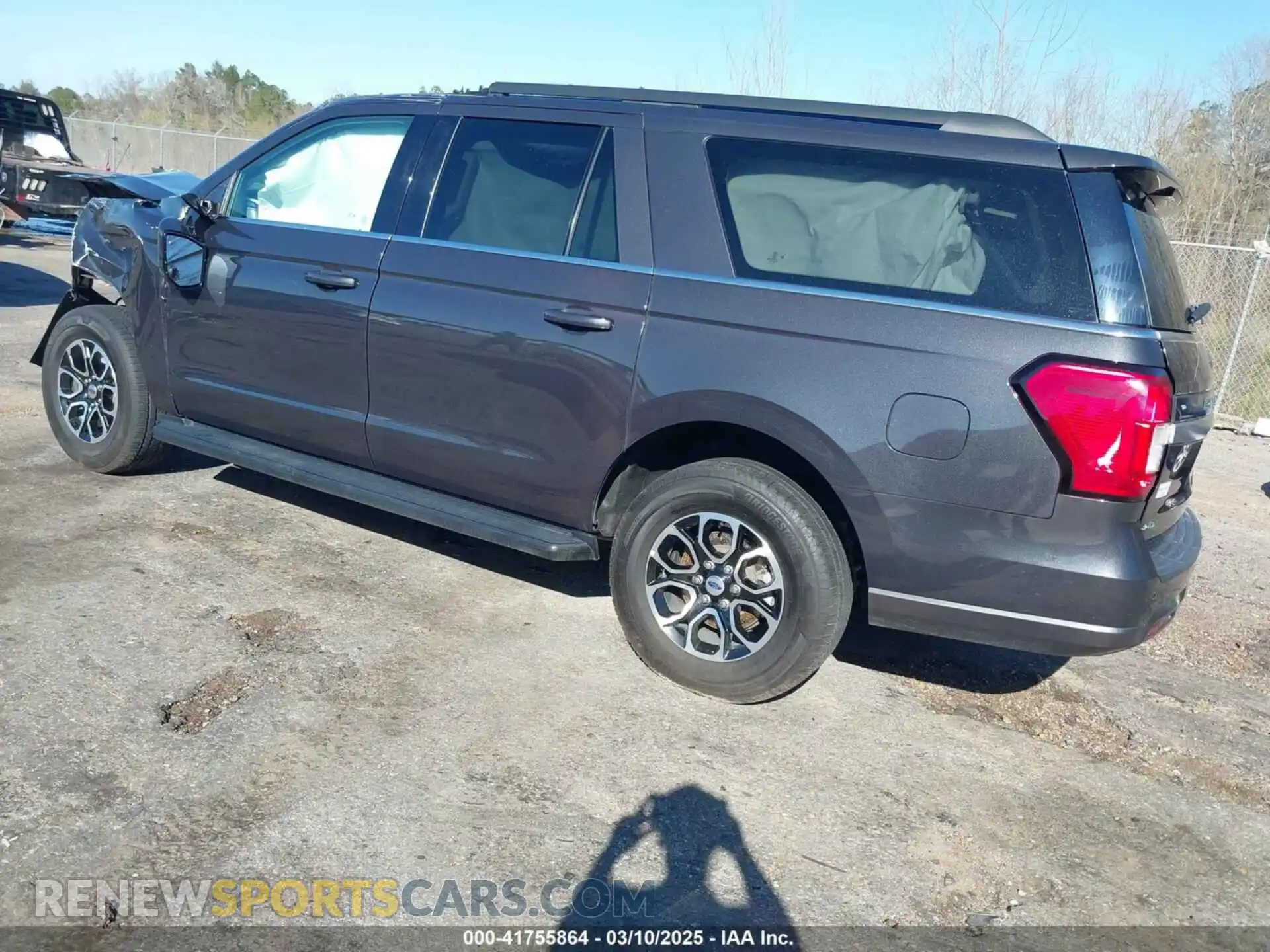 2 Photograph of a damaged car 1FMJK1HT0NEA21052 FORD EXPEDITION 2022