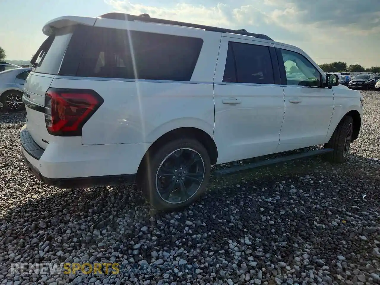 3 Photograph of a damaged car 1FMJK2AT5NEA18356 FORD EXPEDITION 2022