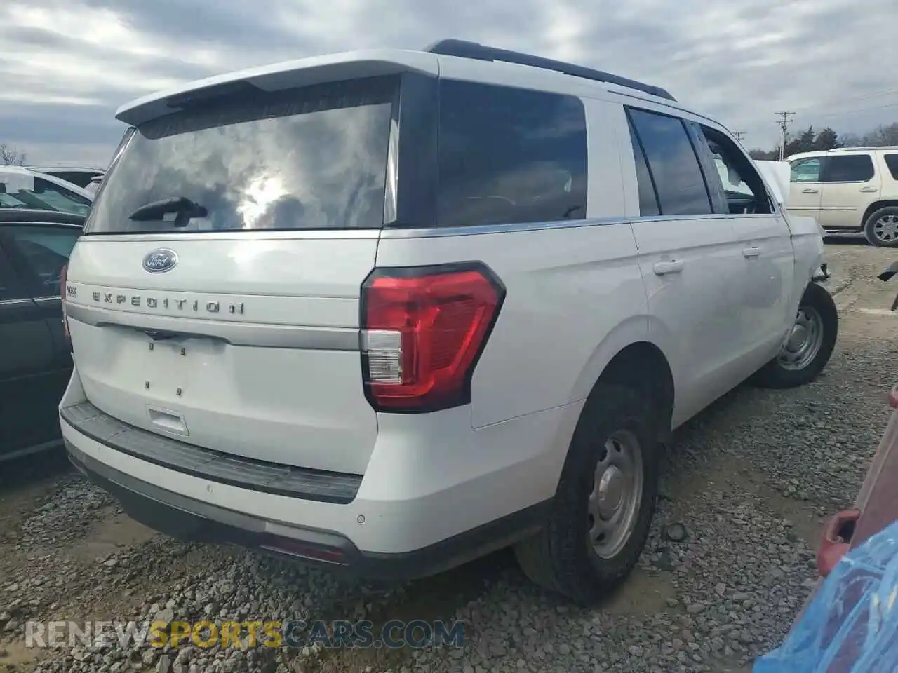 3 Photograph of a damaged car 1FMJU1FT3NEA52650 FORD EXPEDITION 2022