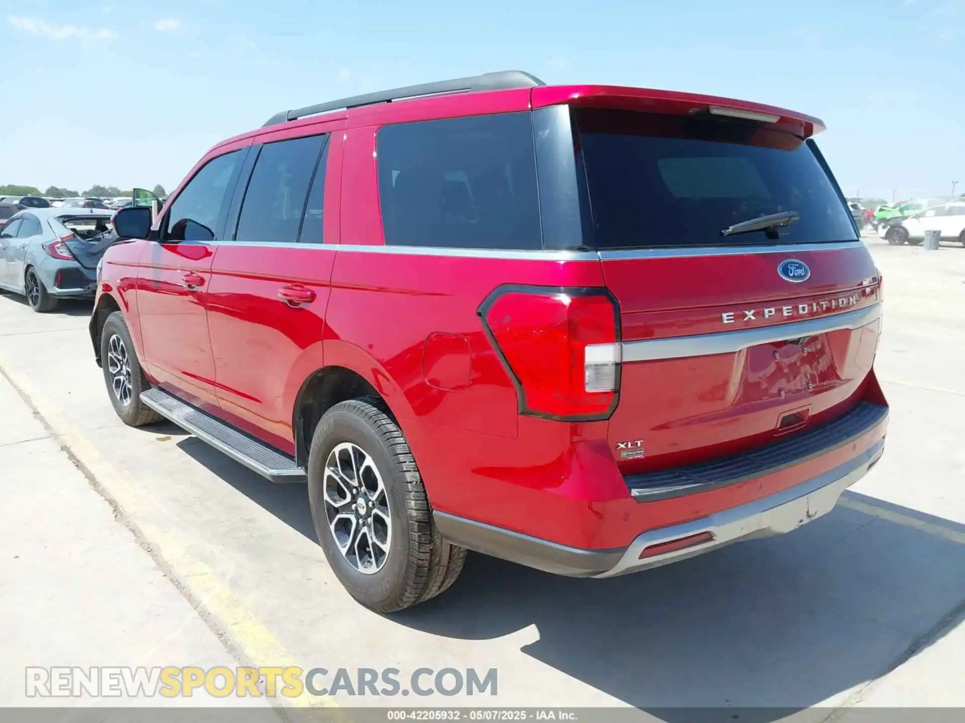 3 Photograph of a damaged car 1FMJU1HT0NEA26679 FORD EXPEDITION 2022