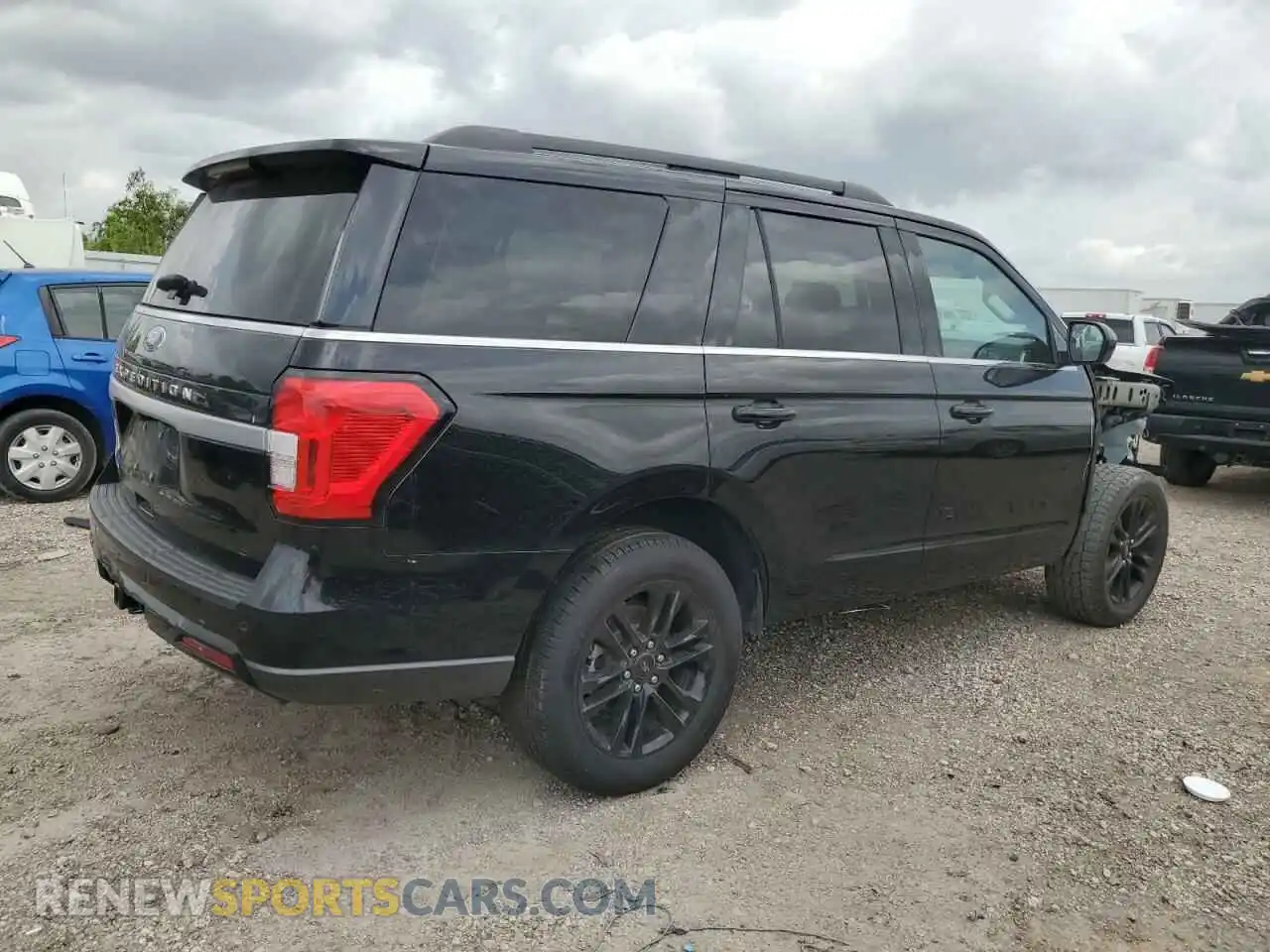 3 Photograph of a damaged car 1FMJU1HT1NEA48772 FORD EXPEDITION 2022