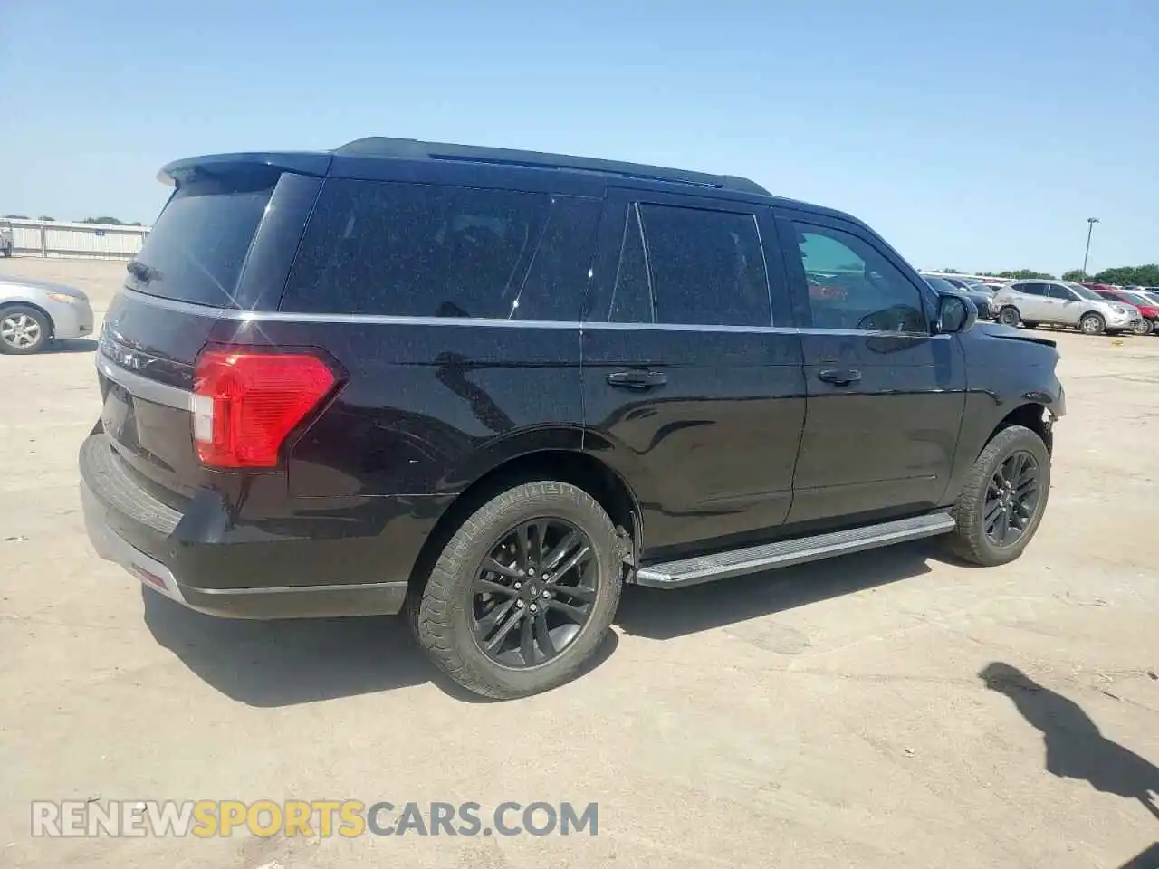3 Photograph of a damaged car 1FMJU1HT4NEA34624 FORD EXPEDITION 2022