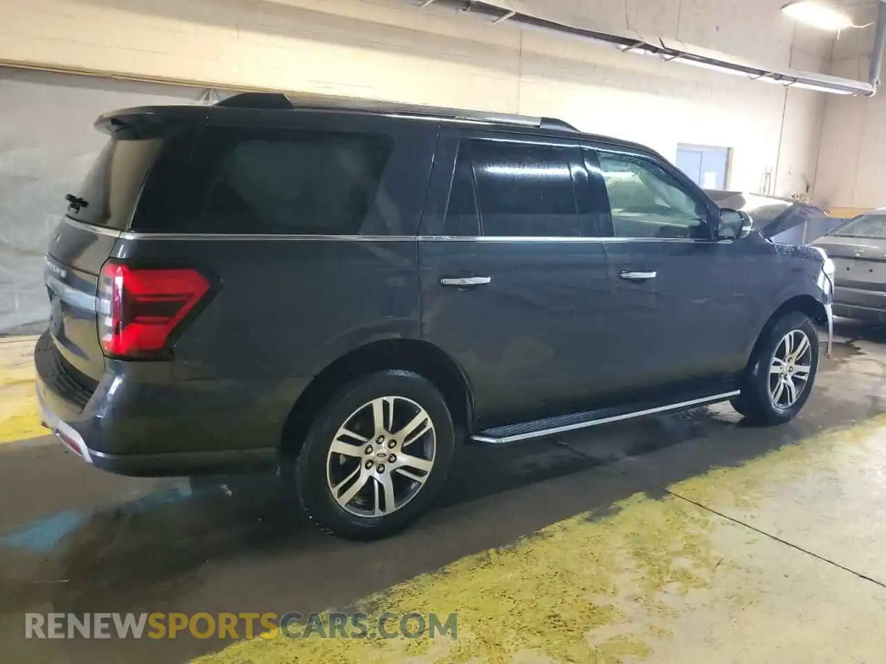 3 Photograph of a damaged car 1FMJU1KT6NEA65642 FORD EXPEDITION 2022