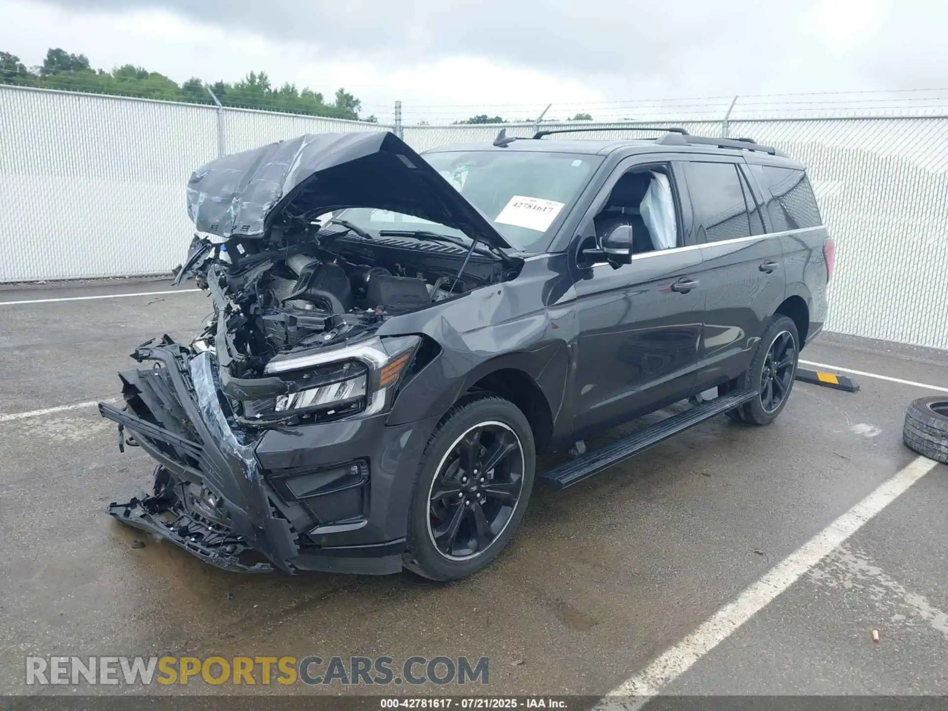 2 Photograph of a damaged car 1FMJU2ATXNEA52688 FORD EXPEDITION 2022