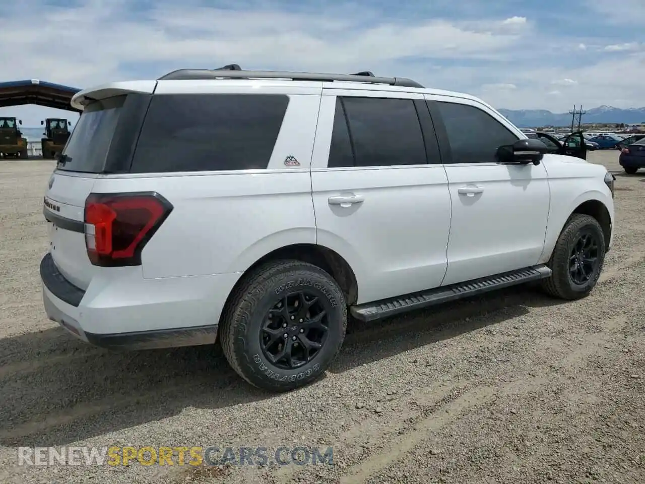 3 Photograph of a damaged car 1FMJU1RG9PEA18634 FORD EXPEDITION 2023