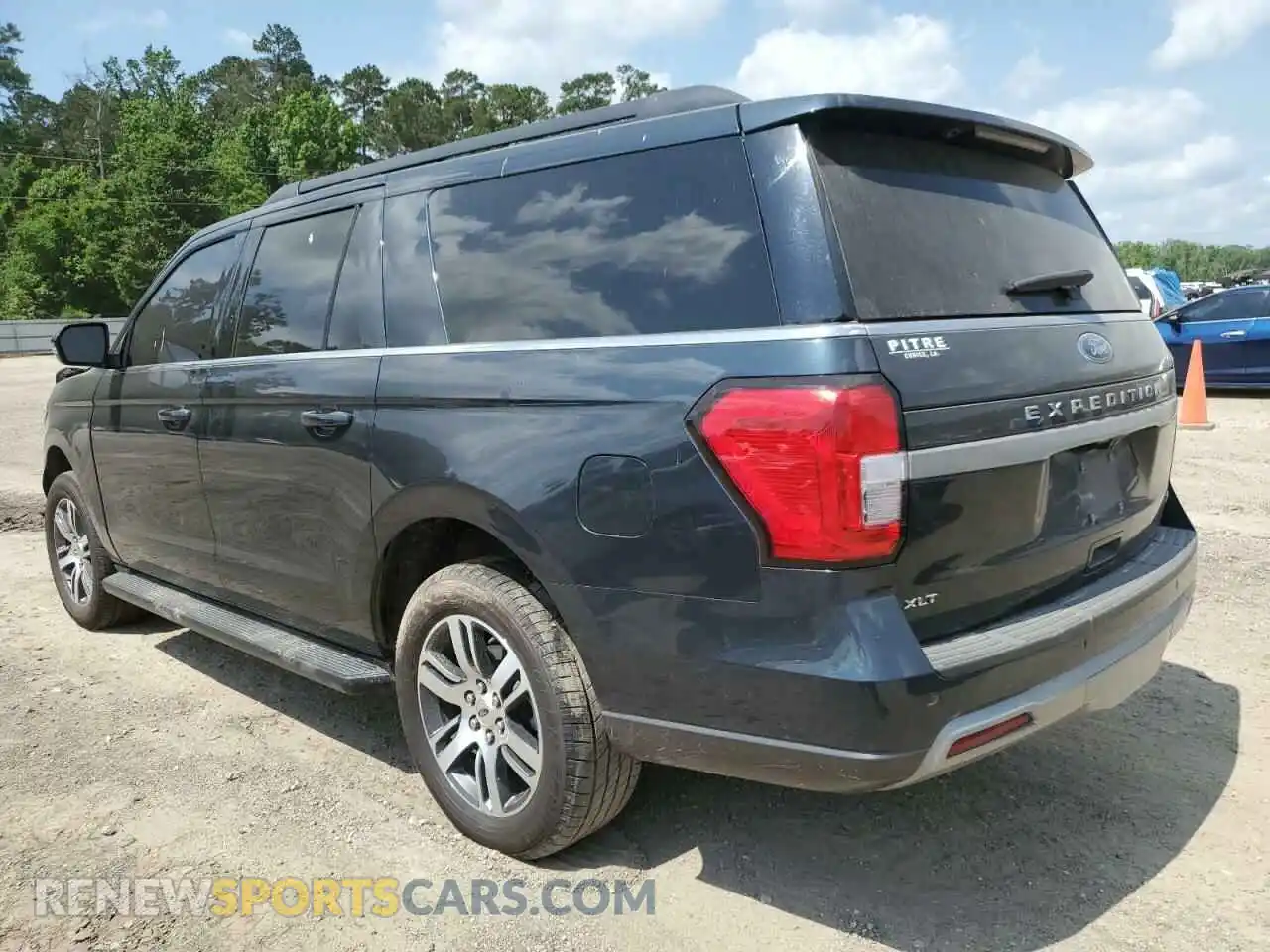 2 Photograph of a damaged car 1FMJK1H85REA79269 FORD EXPEDITION 2024