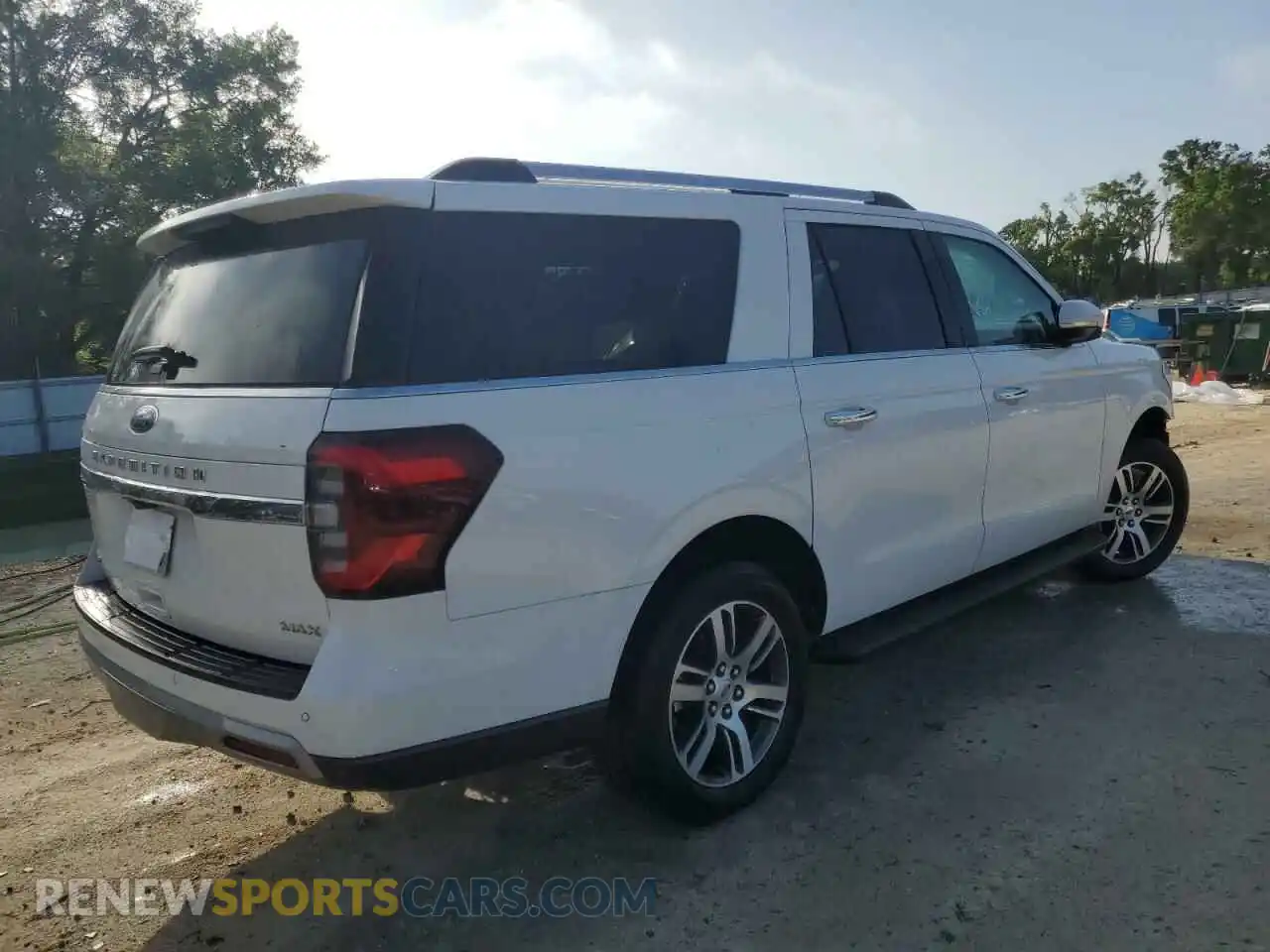 3 Photograph of a damaged car 1FMJK1K80REA33468 FORD EXPEDITION 2024