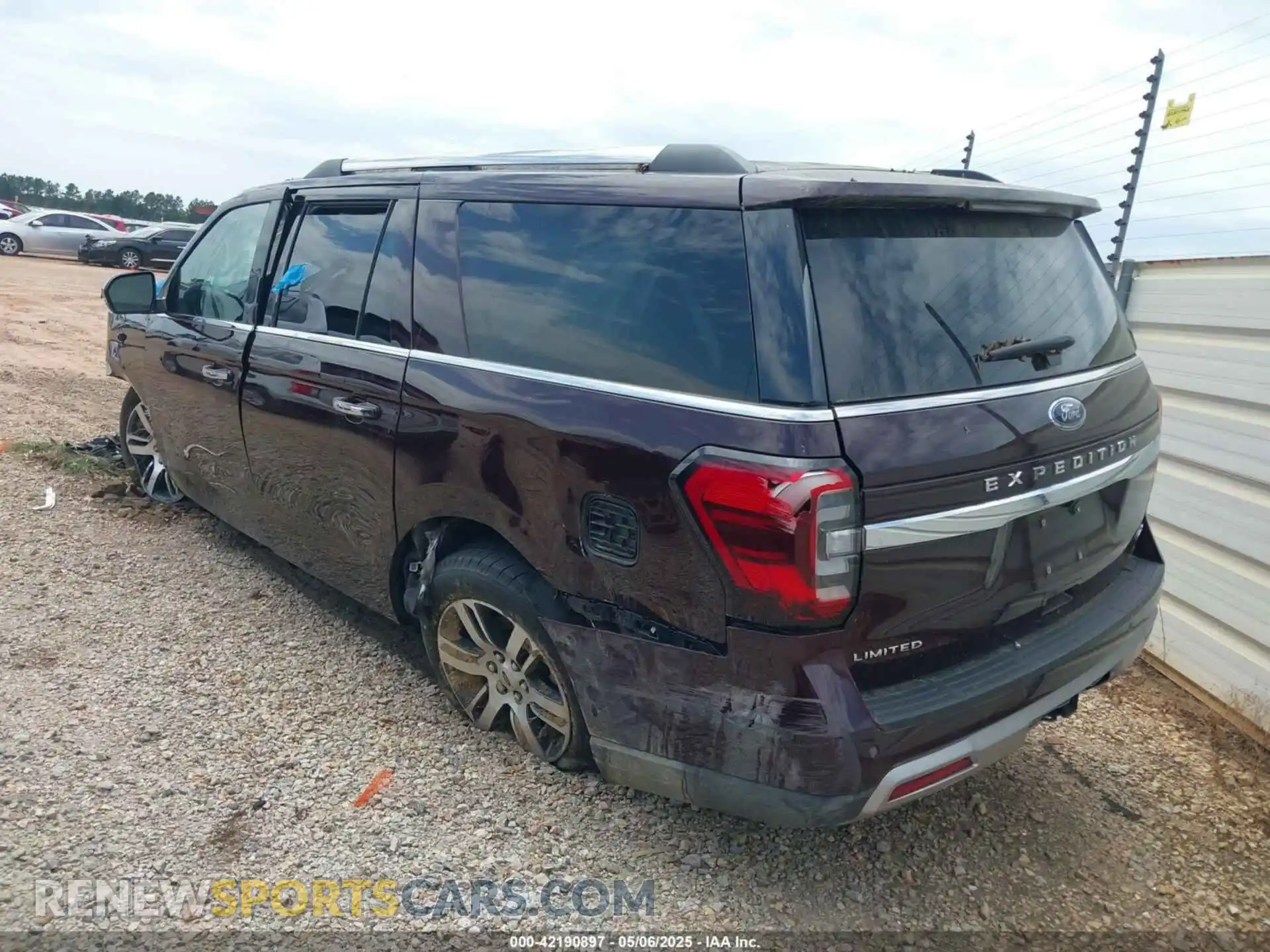 3 Photograph of a damaged car 1FMJK1K80REA42655 FORD EXPEDITION 2024