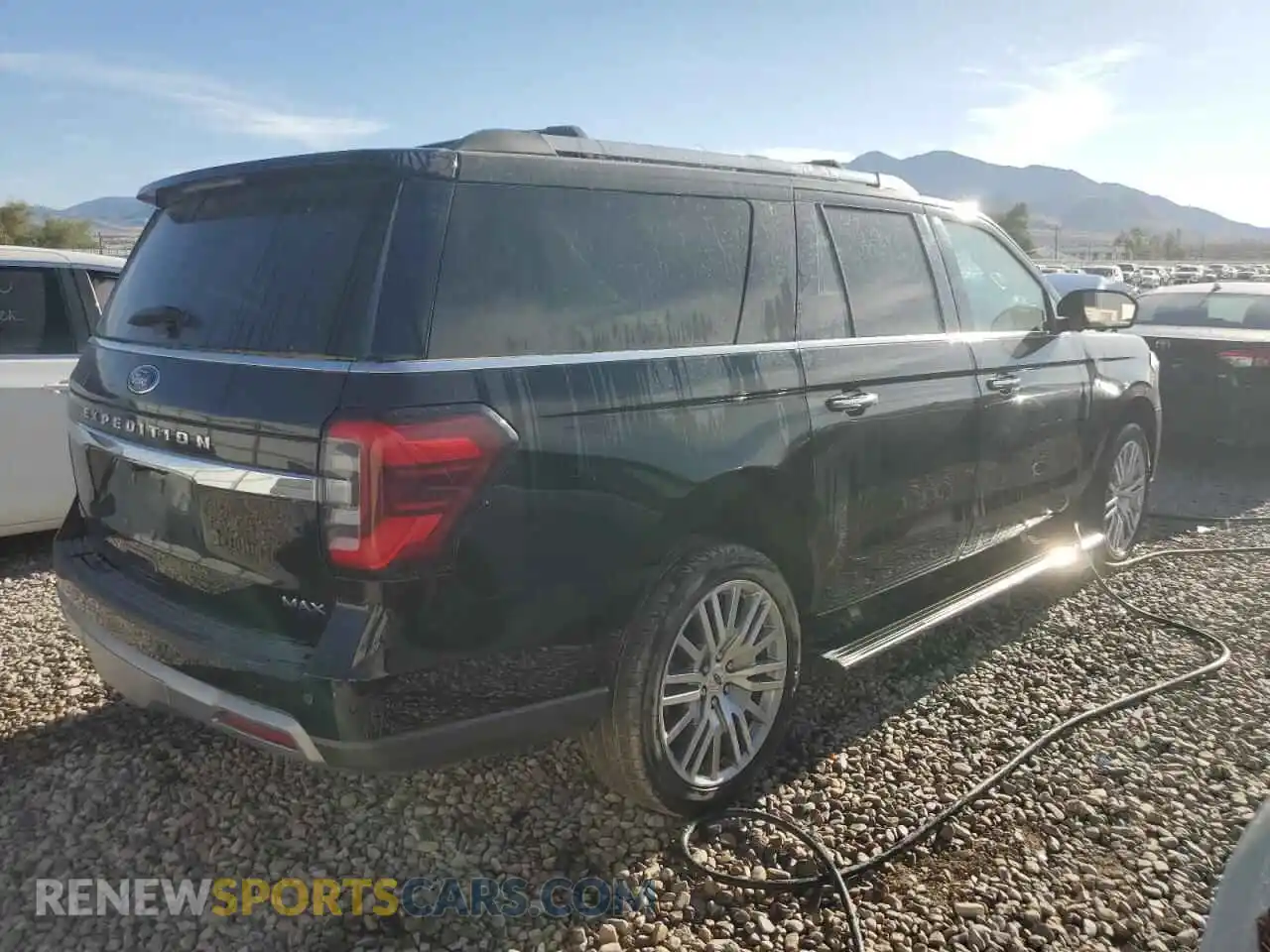 3 fotografías del automóvil dañado 1FMJK2A89REA33217 FORD EXPEDITION 2024