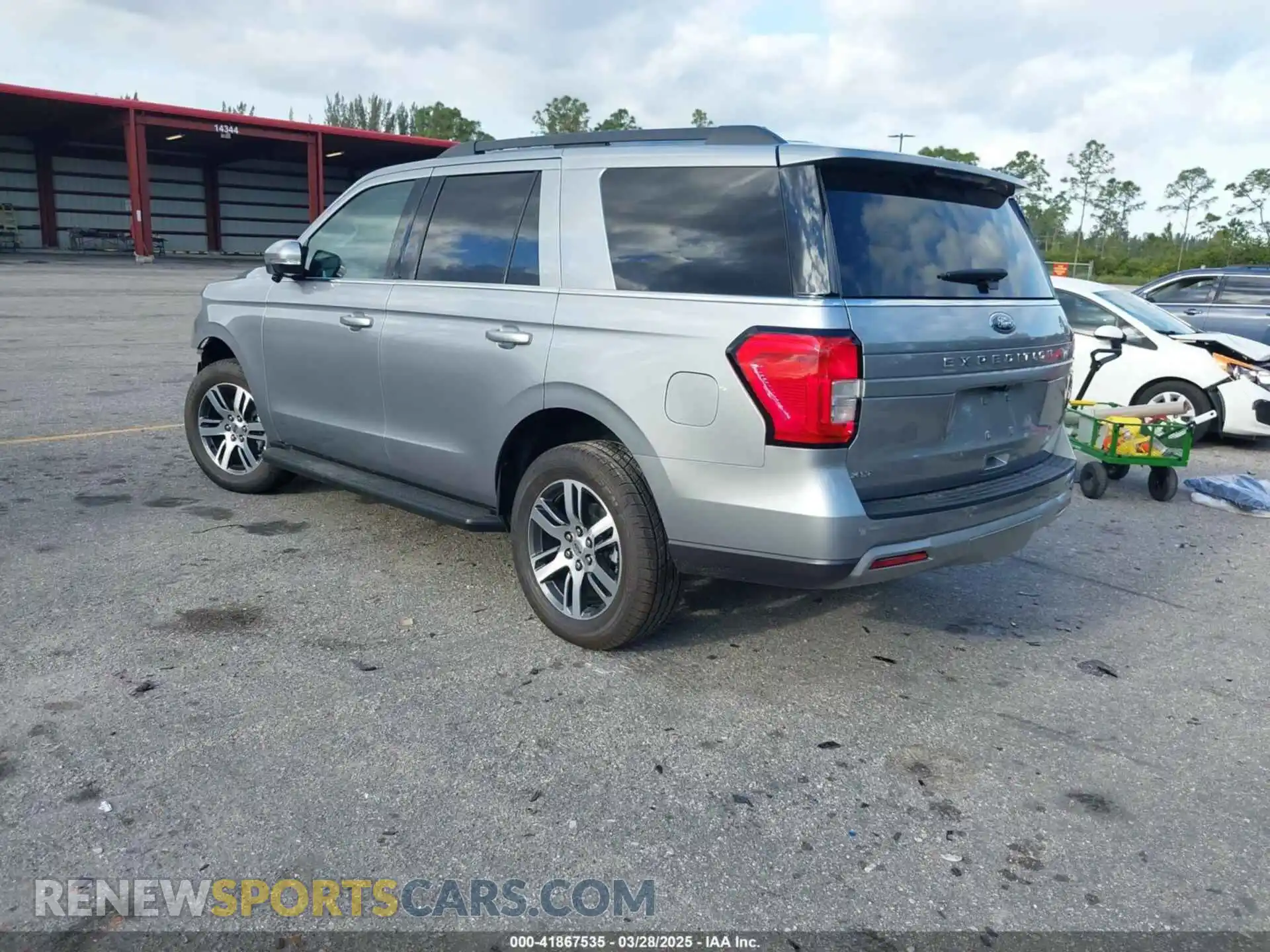 3 Photograph of a damaged car 1FMJU1H83REA98705 FORD EXPEDITION 2024