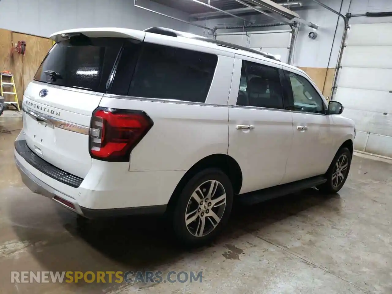 3 Photograph of a damaged car 1FMJU2A8XREA65801 FORD EXPEDITION 2024