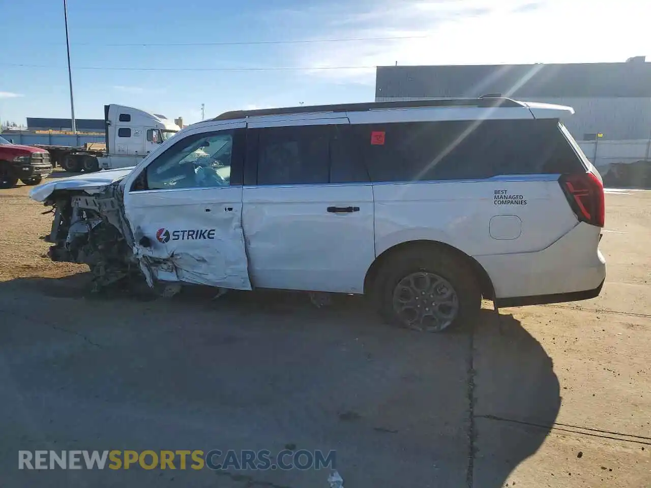 2 Photograph of a damaged car 1FMJK1G8XSEA12836 FORD EXPEDITION 2025