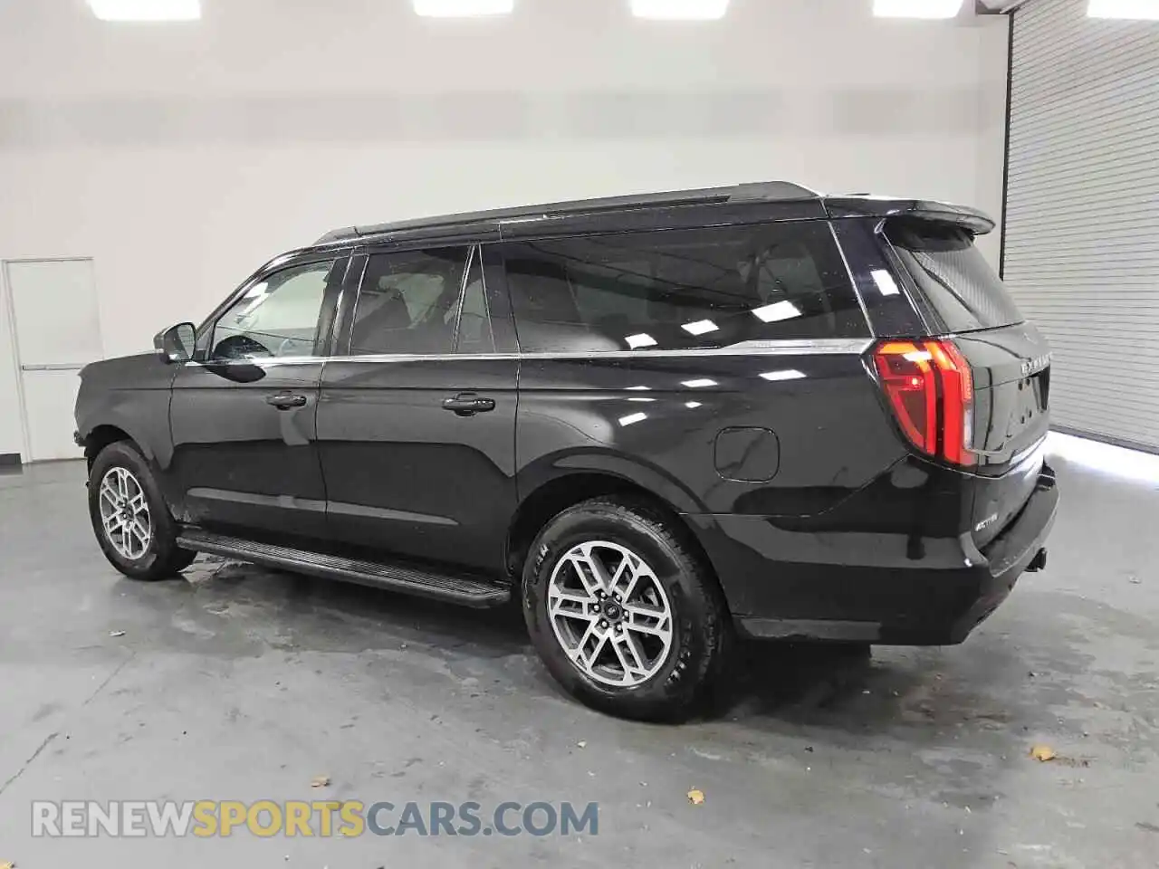 2 Photograph of a damaged car 1FMJK1H87SEA29799 FORD EXPEDITION 2025